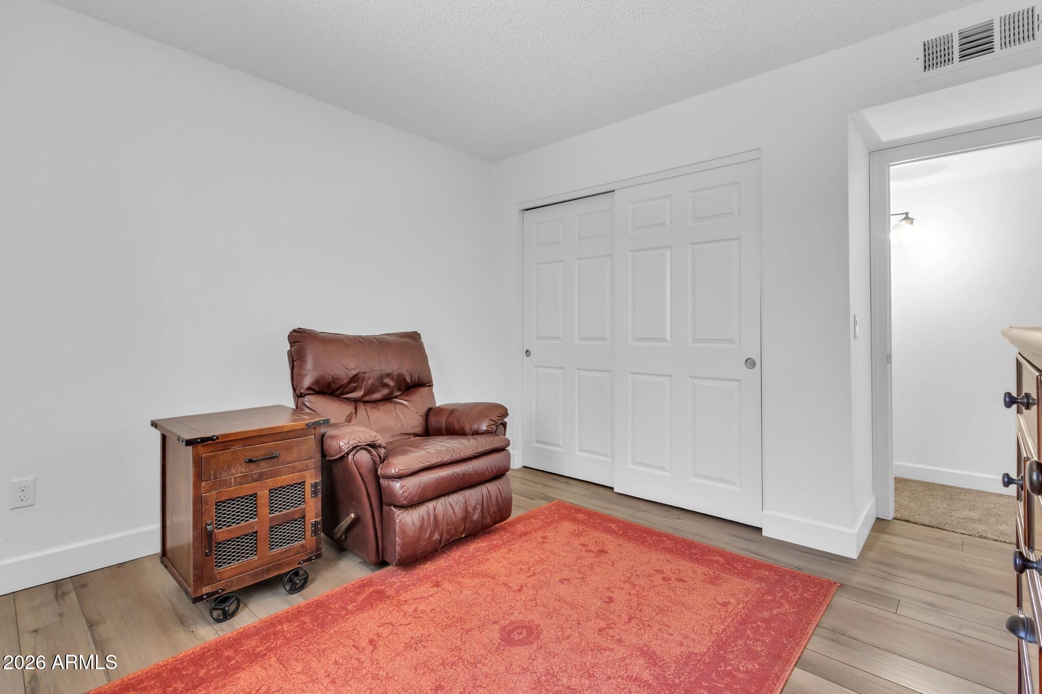 2517 W LOMPOC Avenue