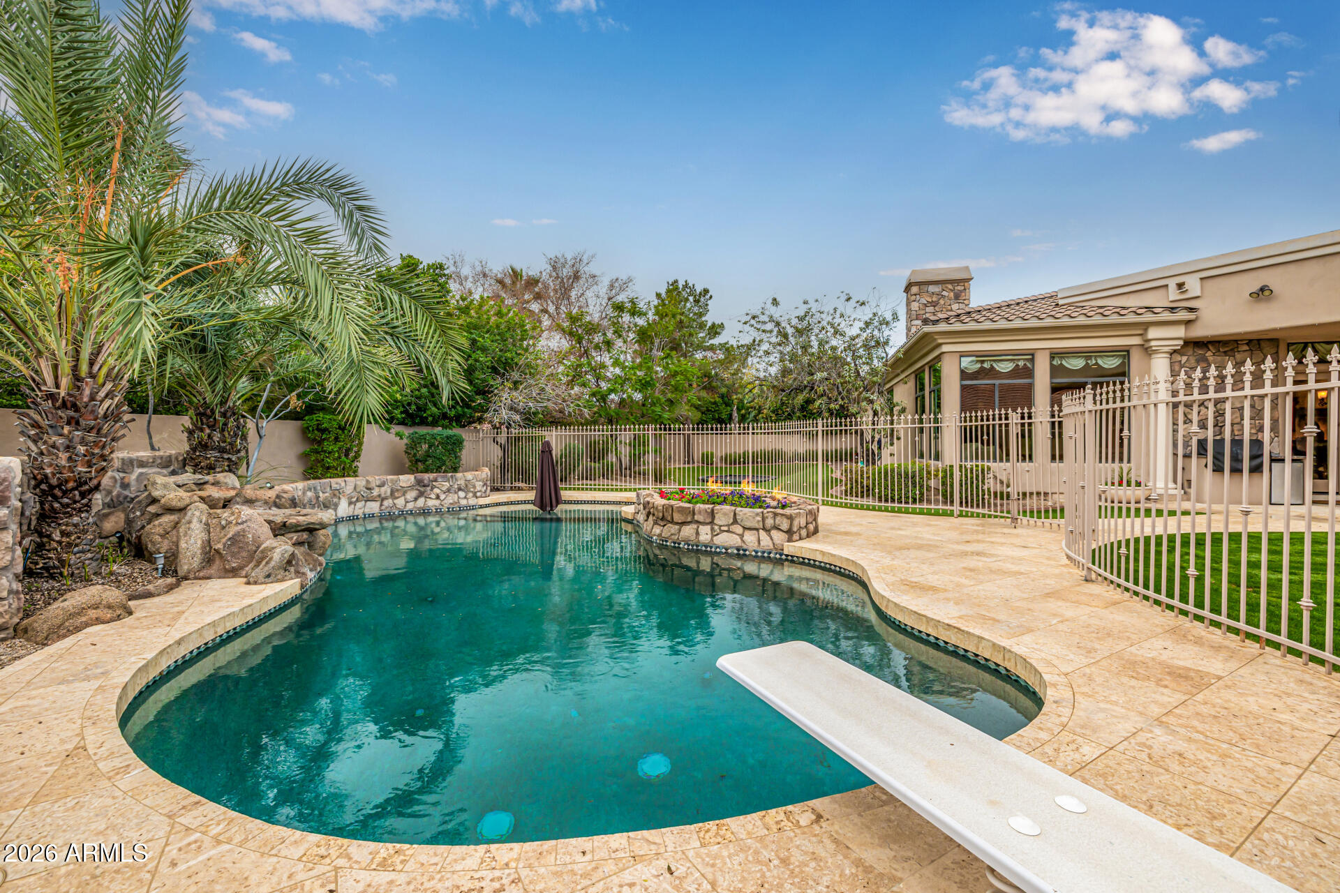 6135 W TROVITA Place