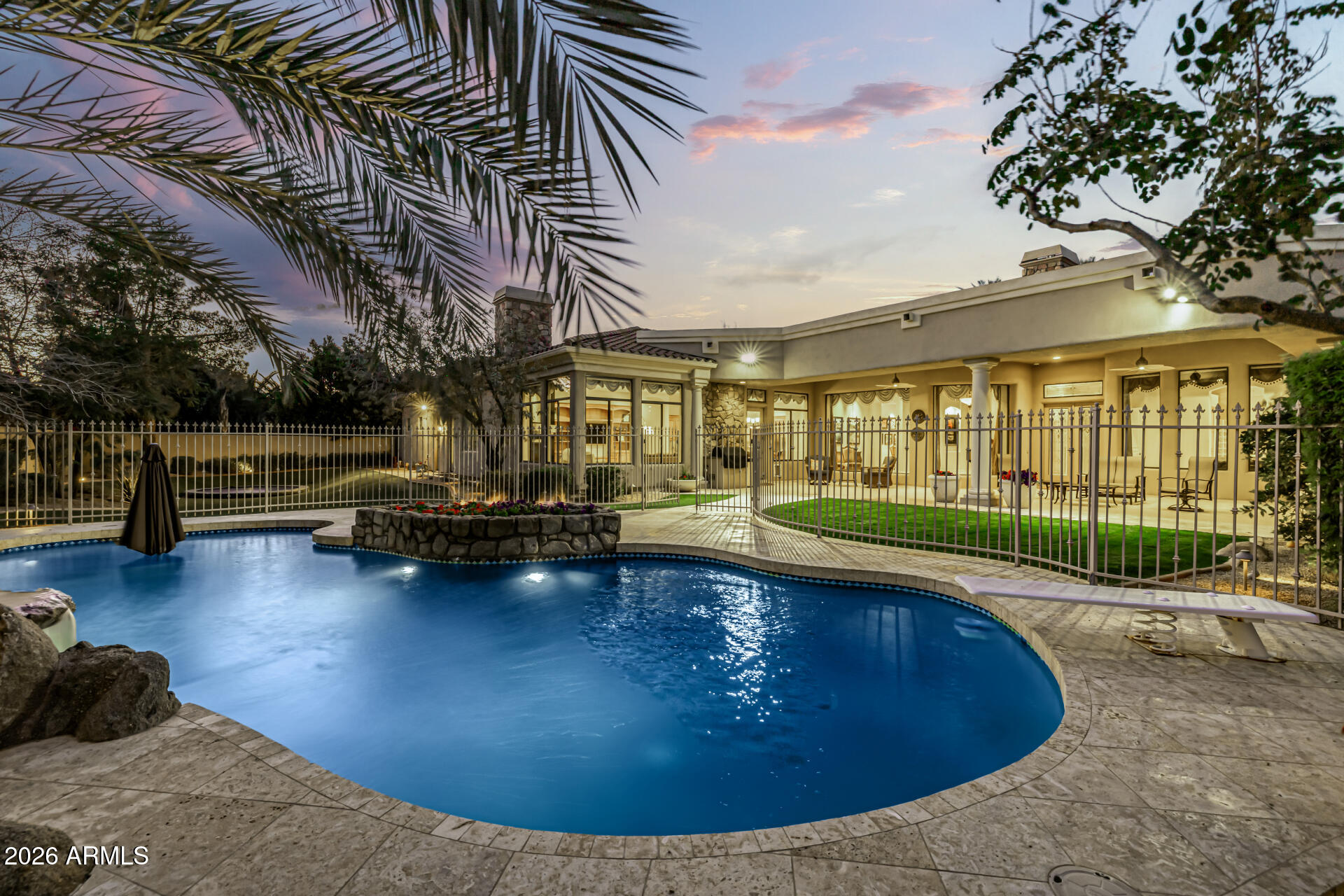 6135 W TROVITA Place