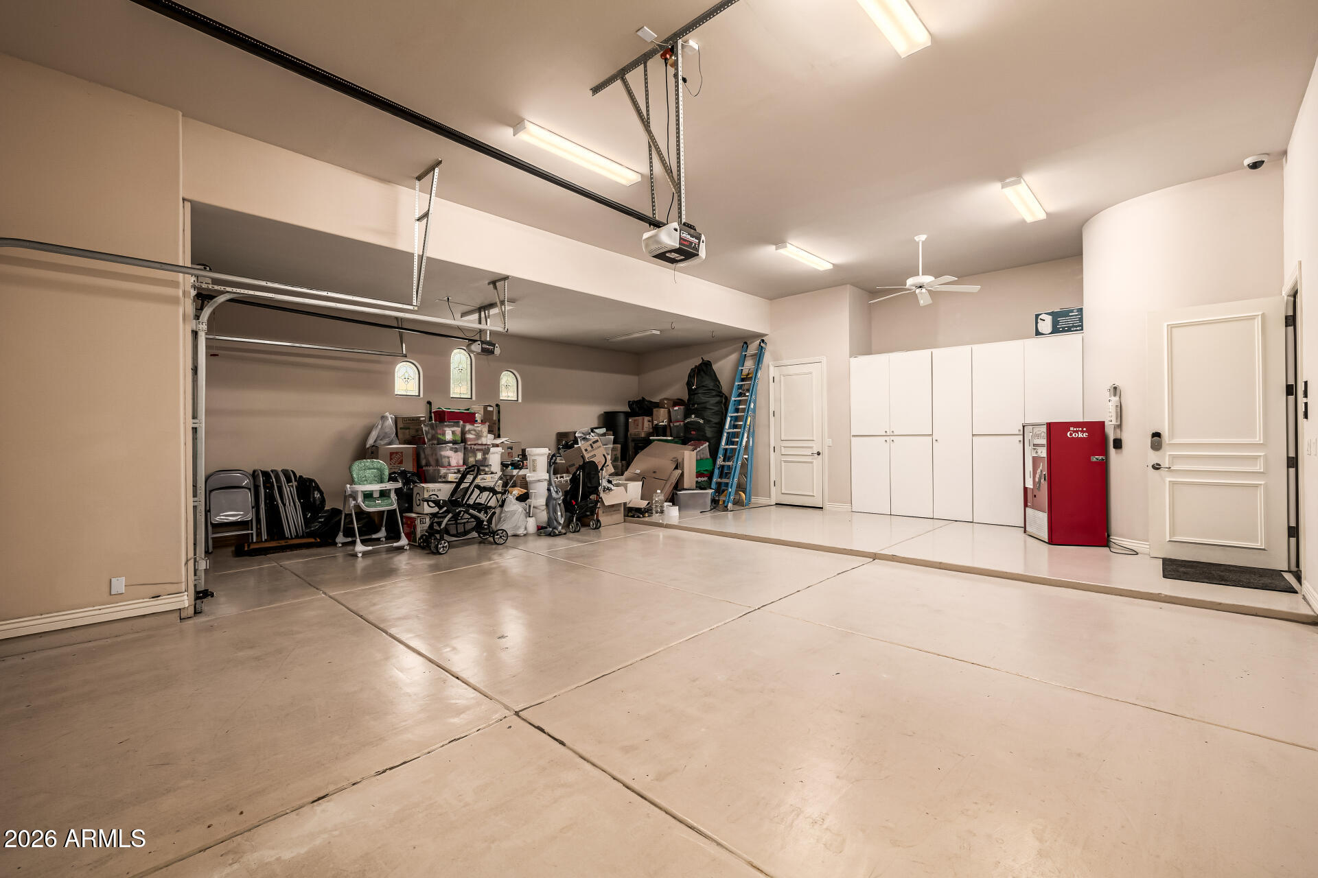 6135 W TROVITA Place