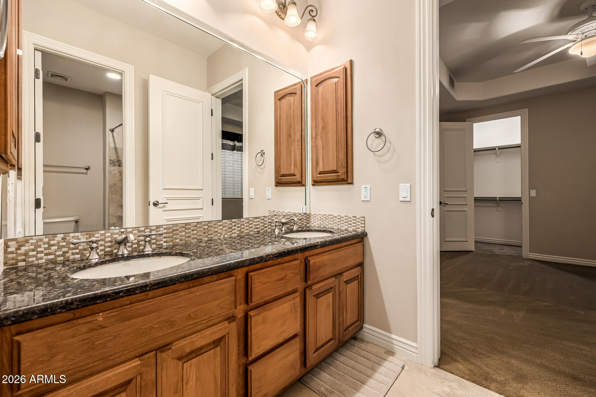 6135 W TROVITA Place