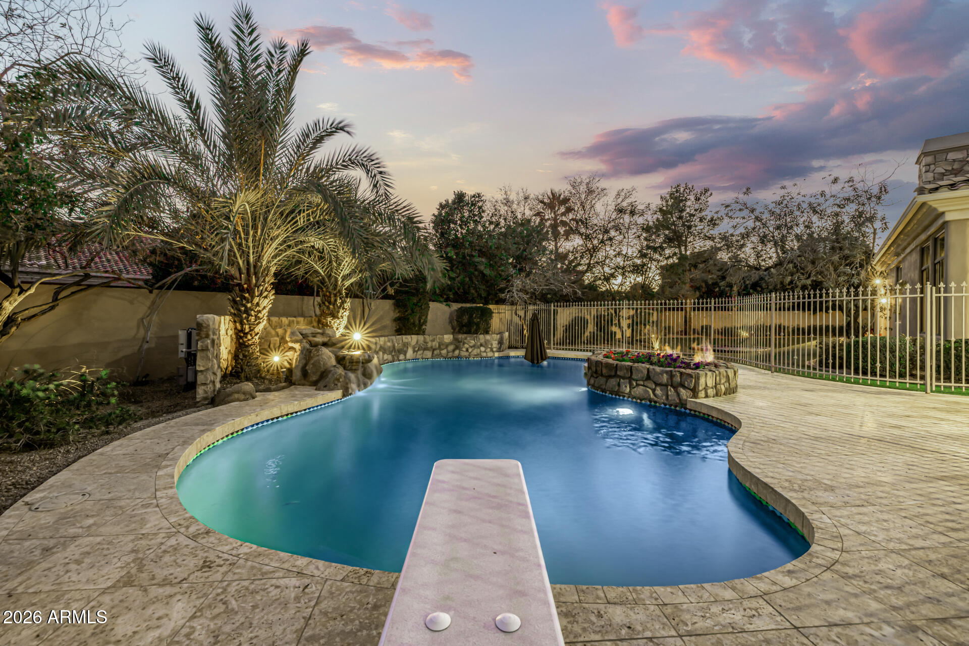 6135 W TROVITA Place