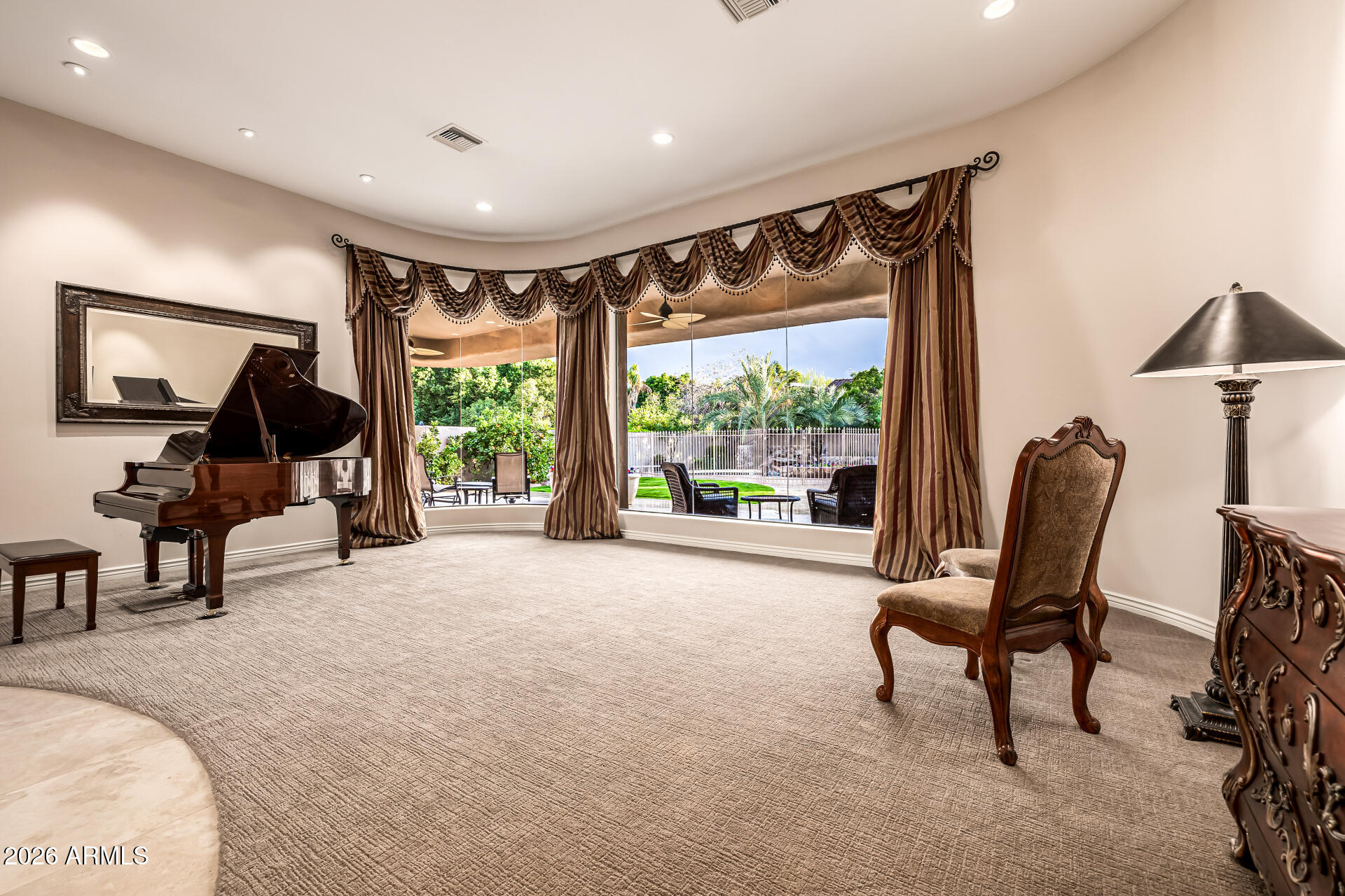 6135 W TROVITA Place