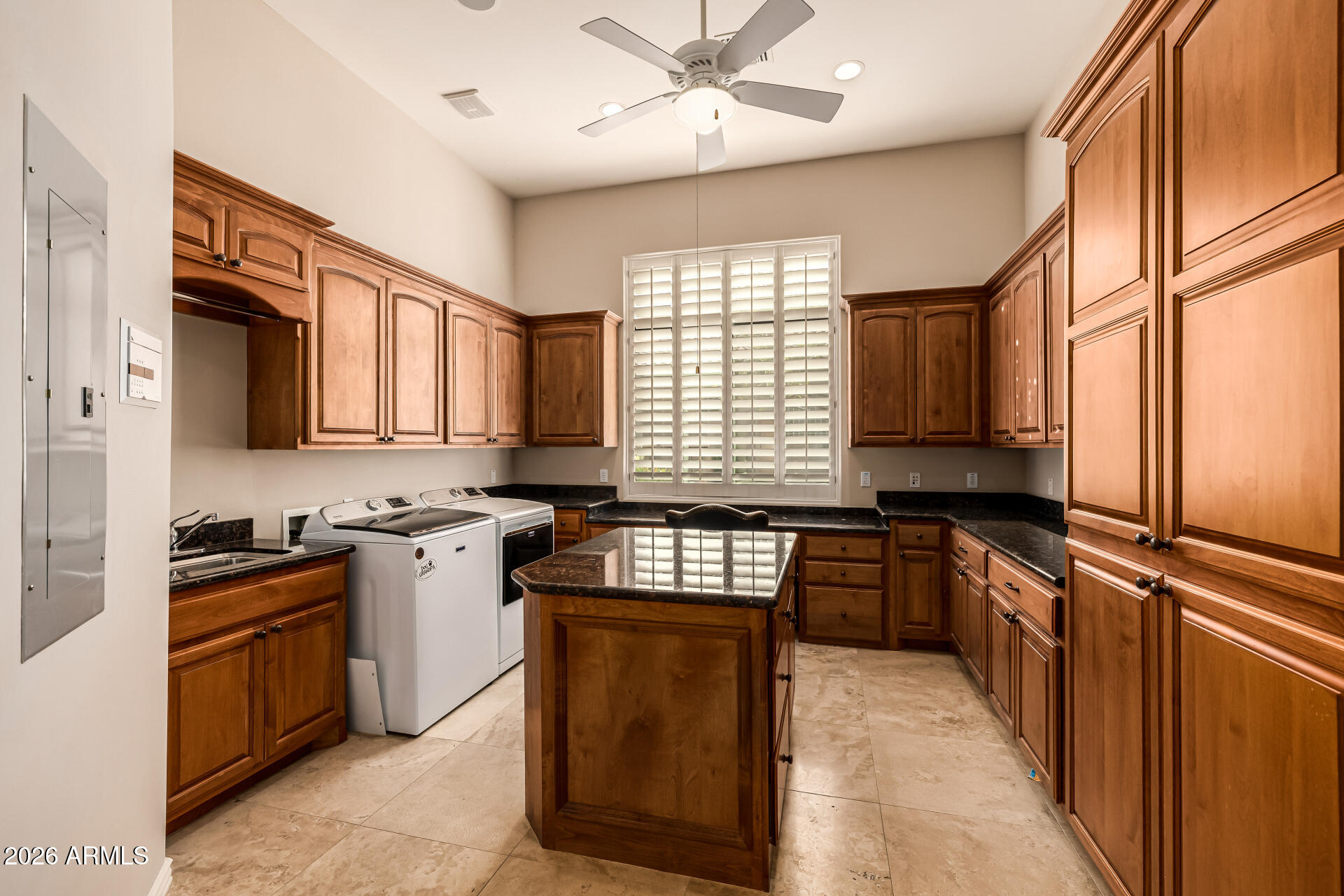 6135 W TROVITA Place