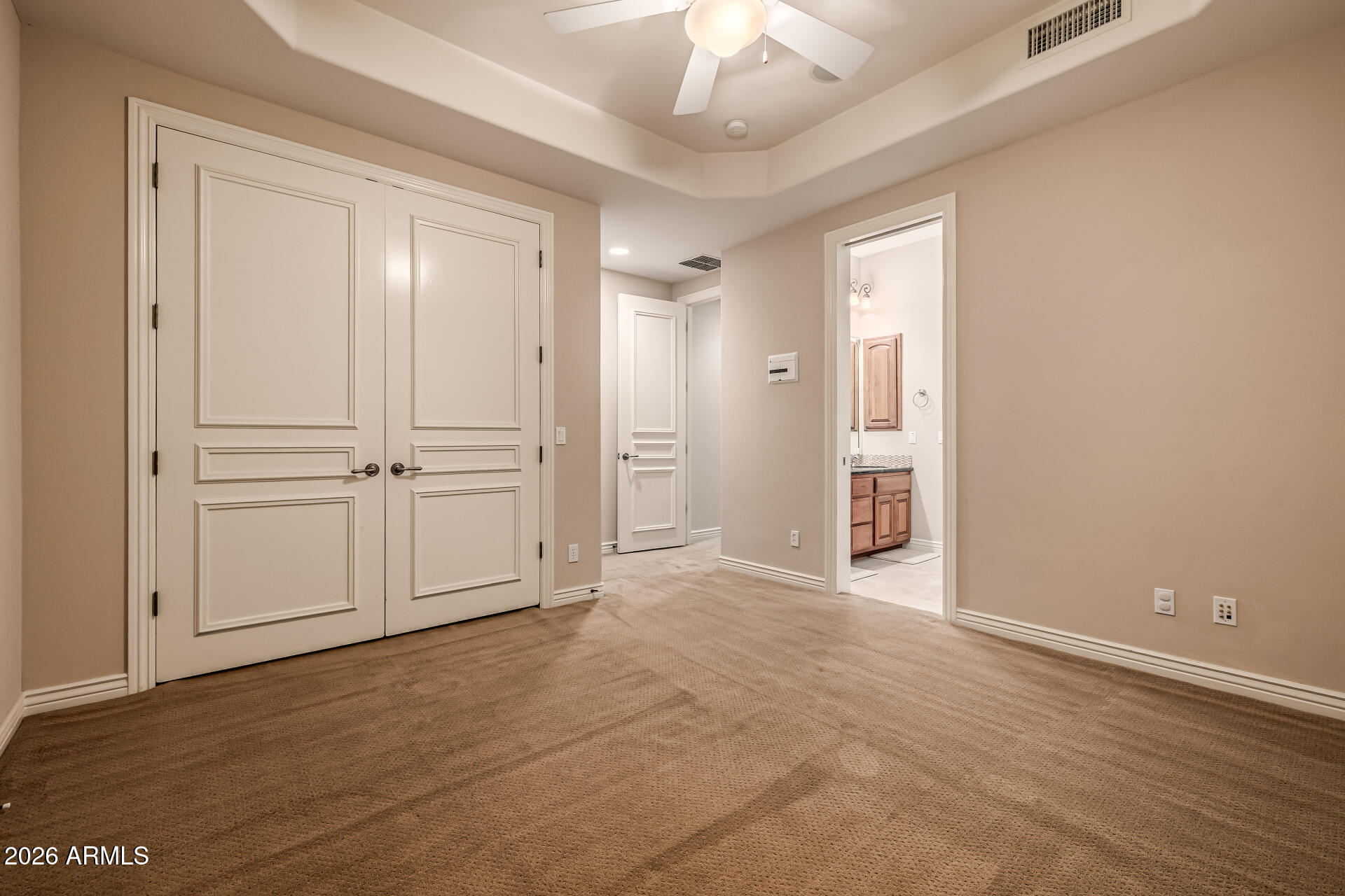 6135 W TROVITA Place