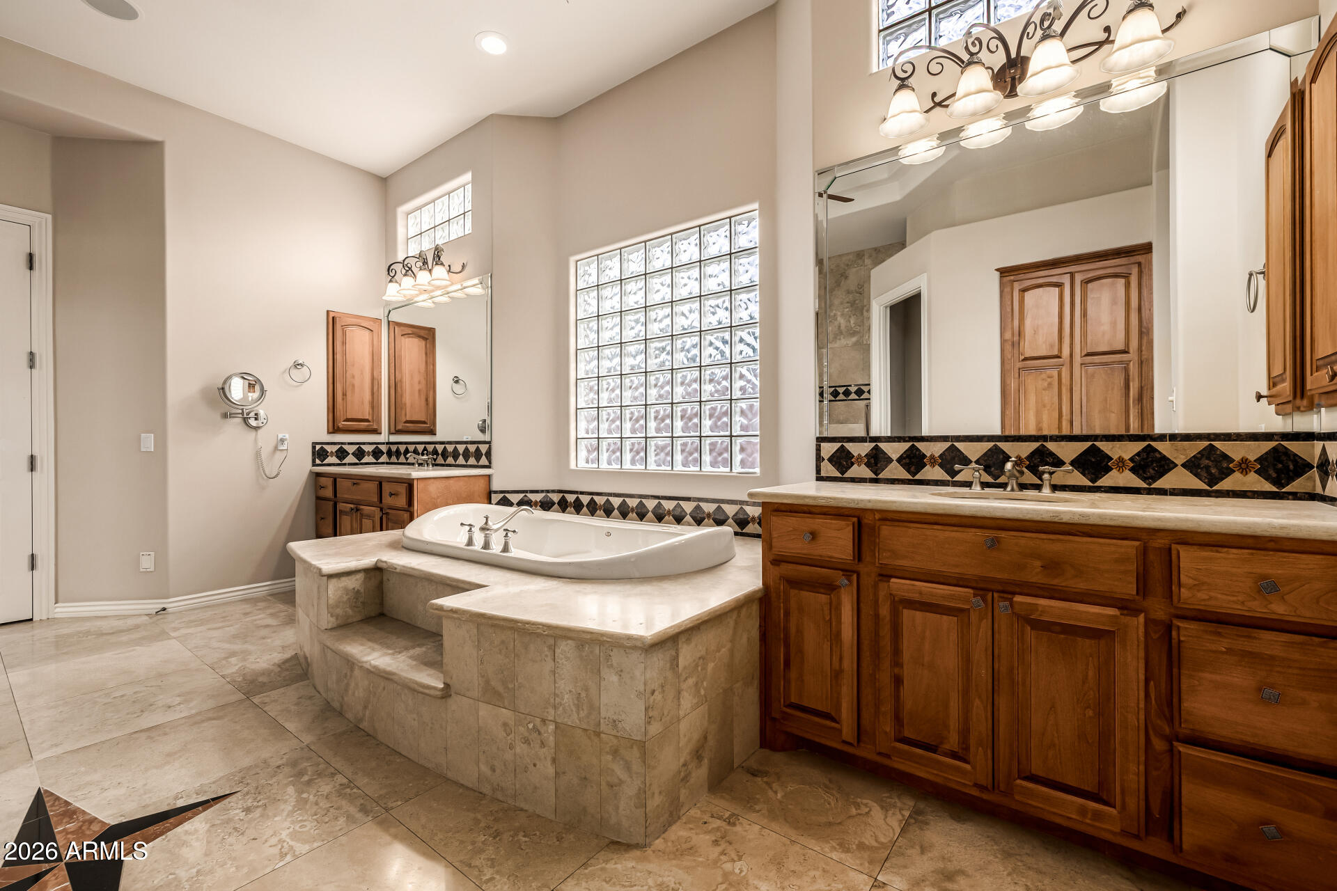 6135 W TROVITA Place