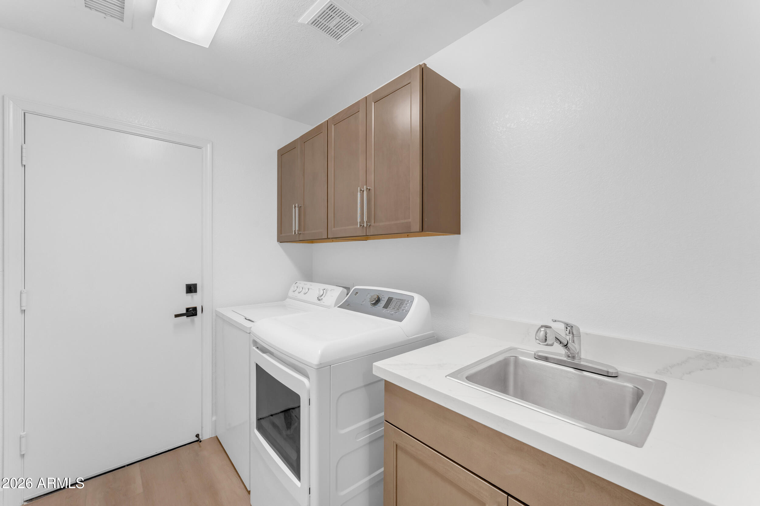 9009 E CEDAR WAXWING Drive