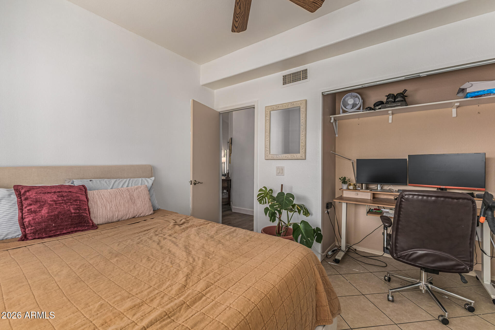 5836 E JENSEN Street