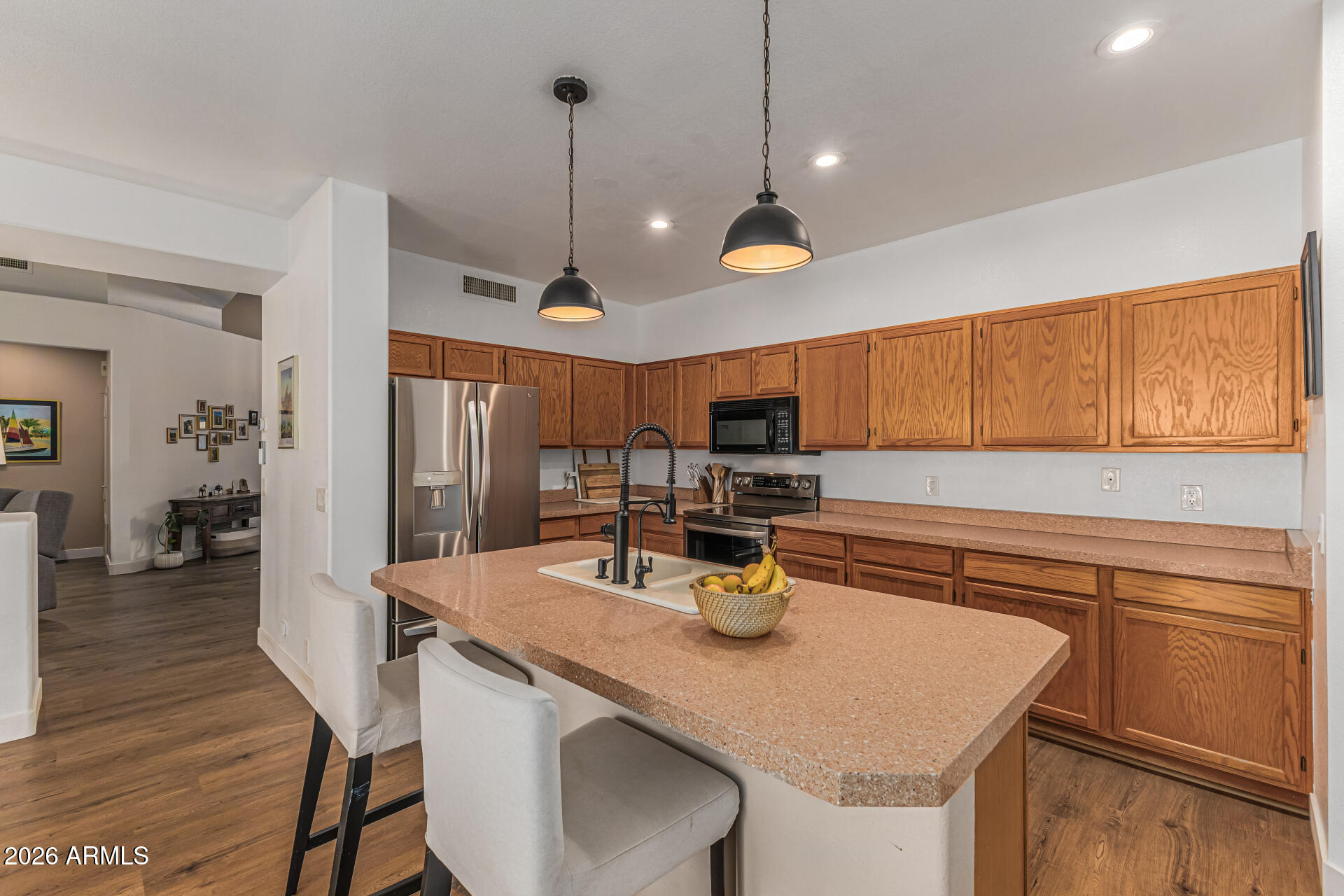 5836 E JENSEN Street