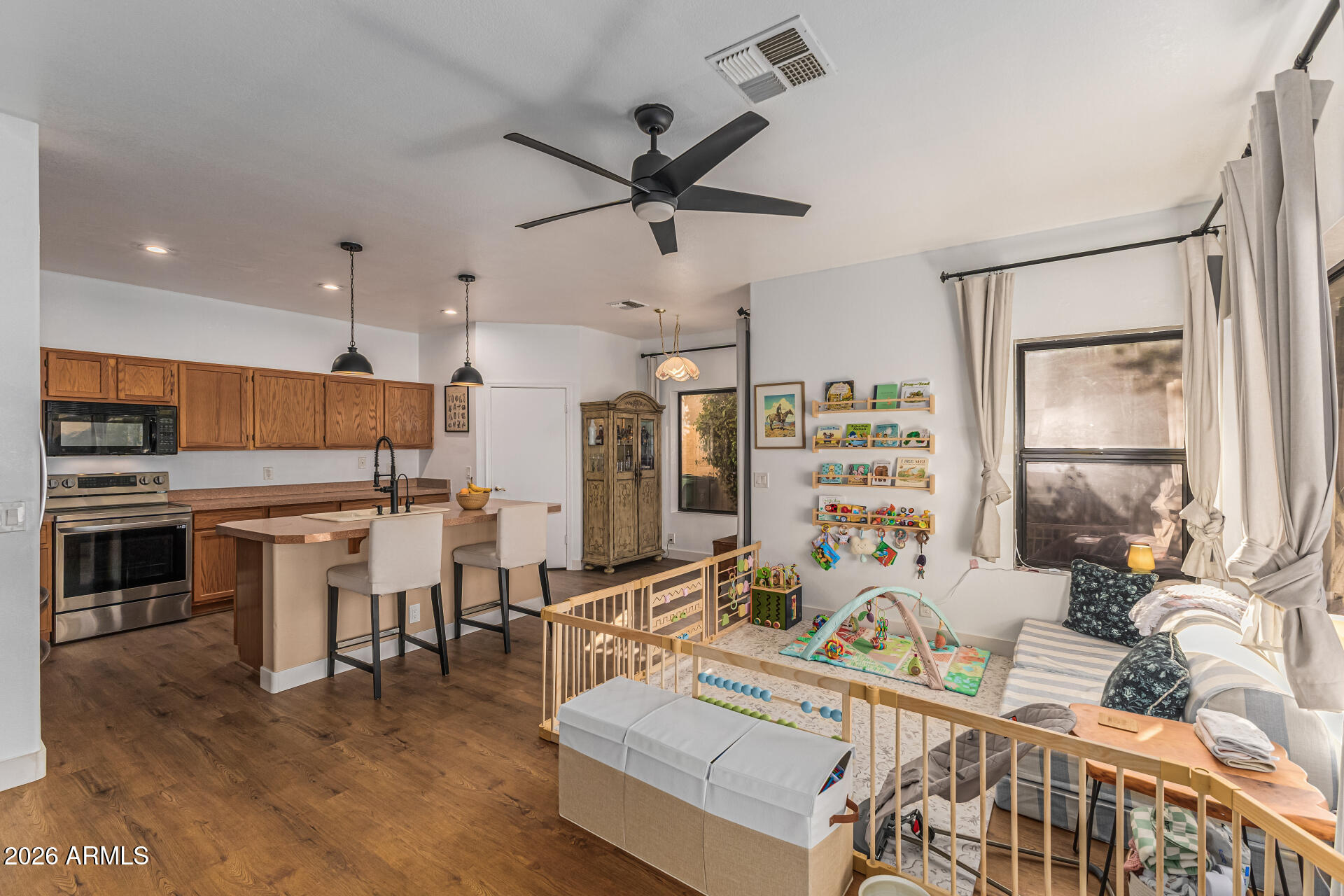 5836 E JENSEN Street