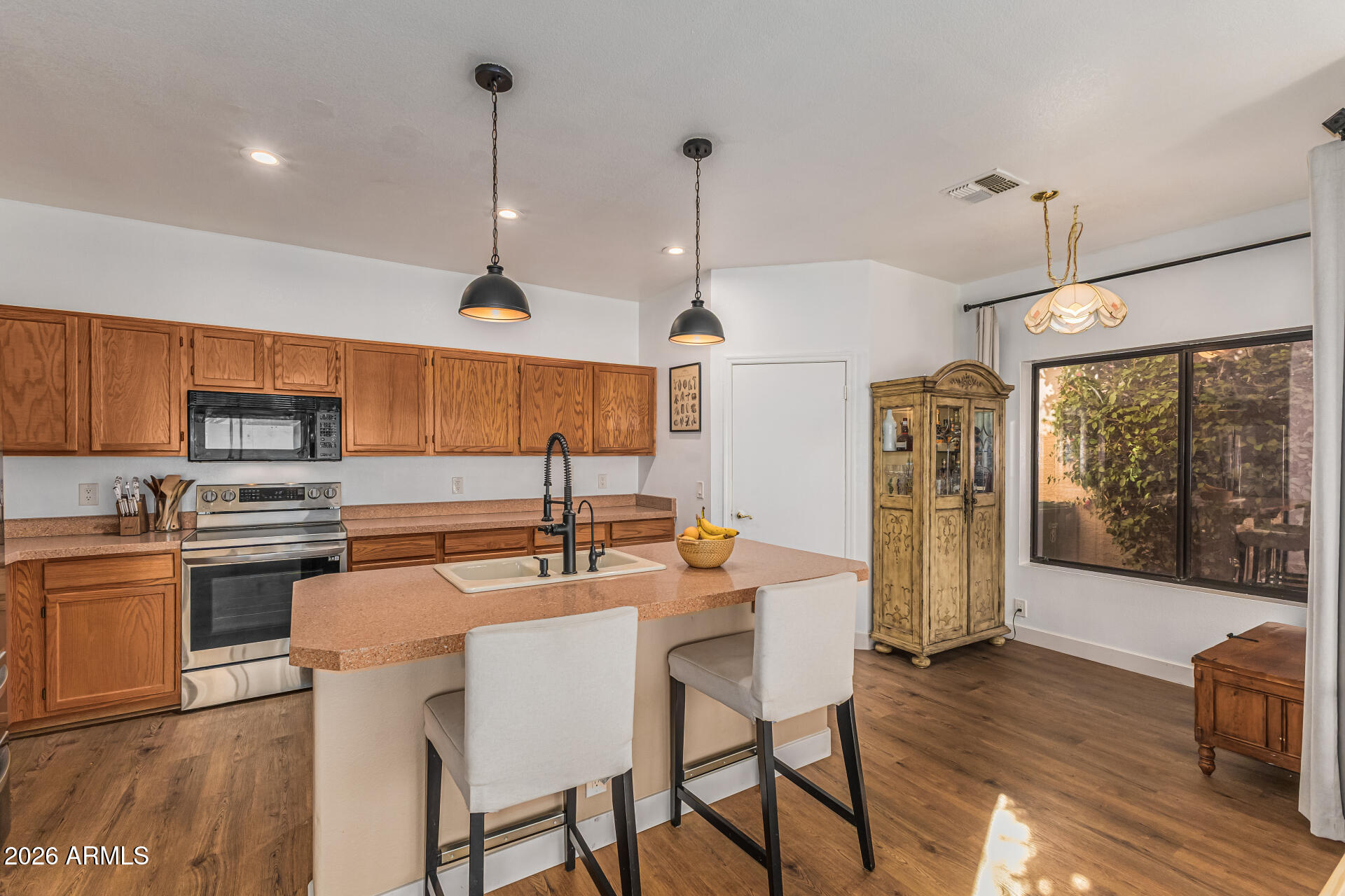 5836 E JENSEN Street