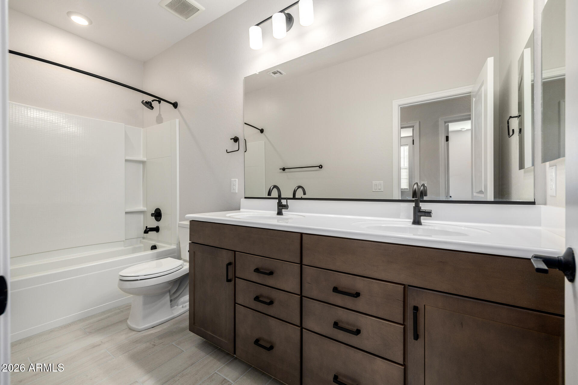 1850 E BERNIE Lane 102