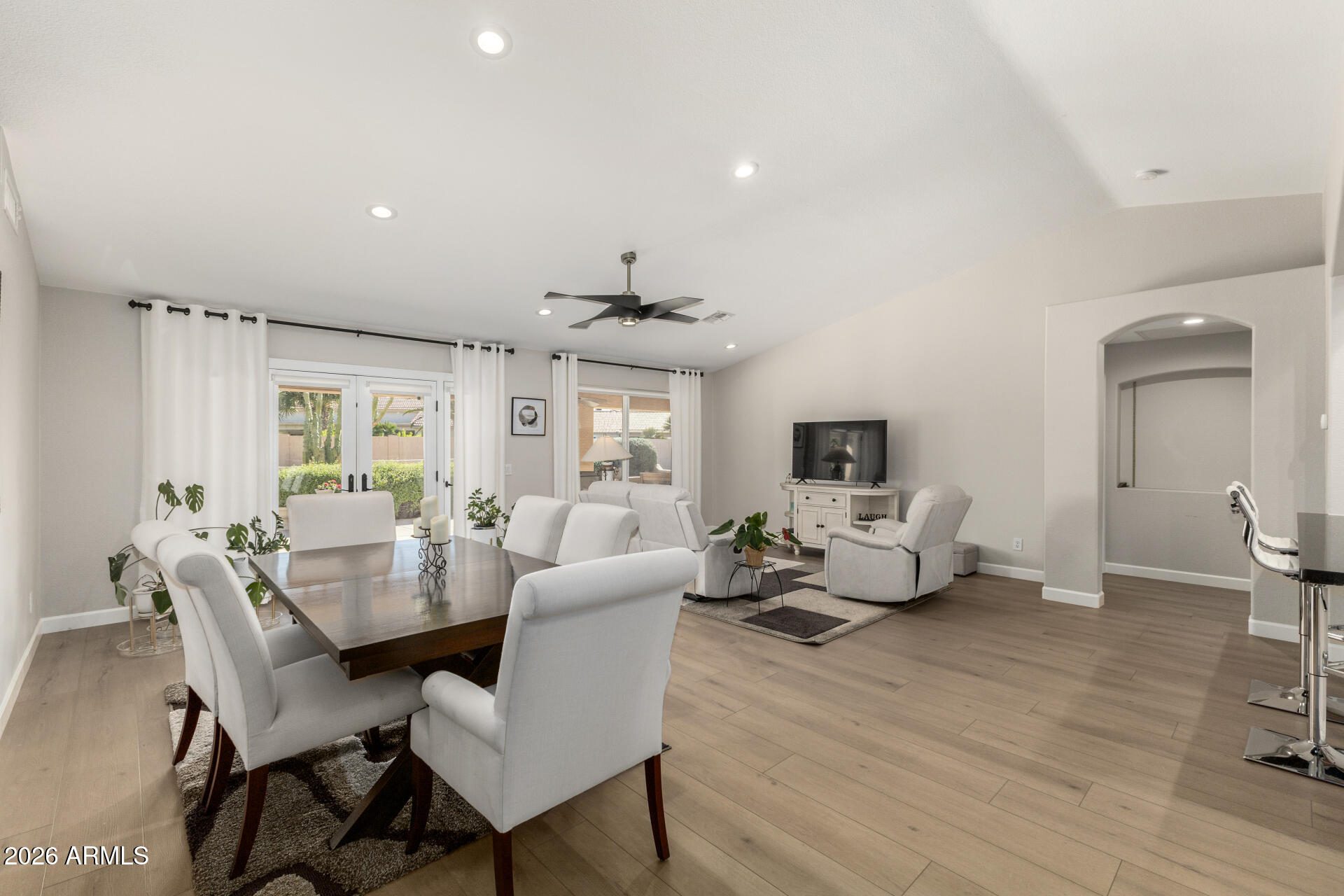 8911 E MOSSY ROCK Drive