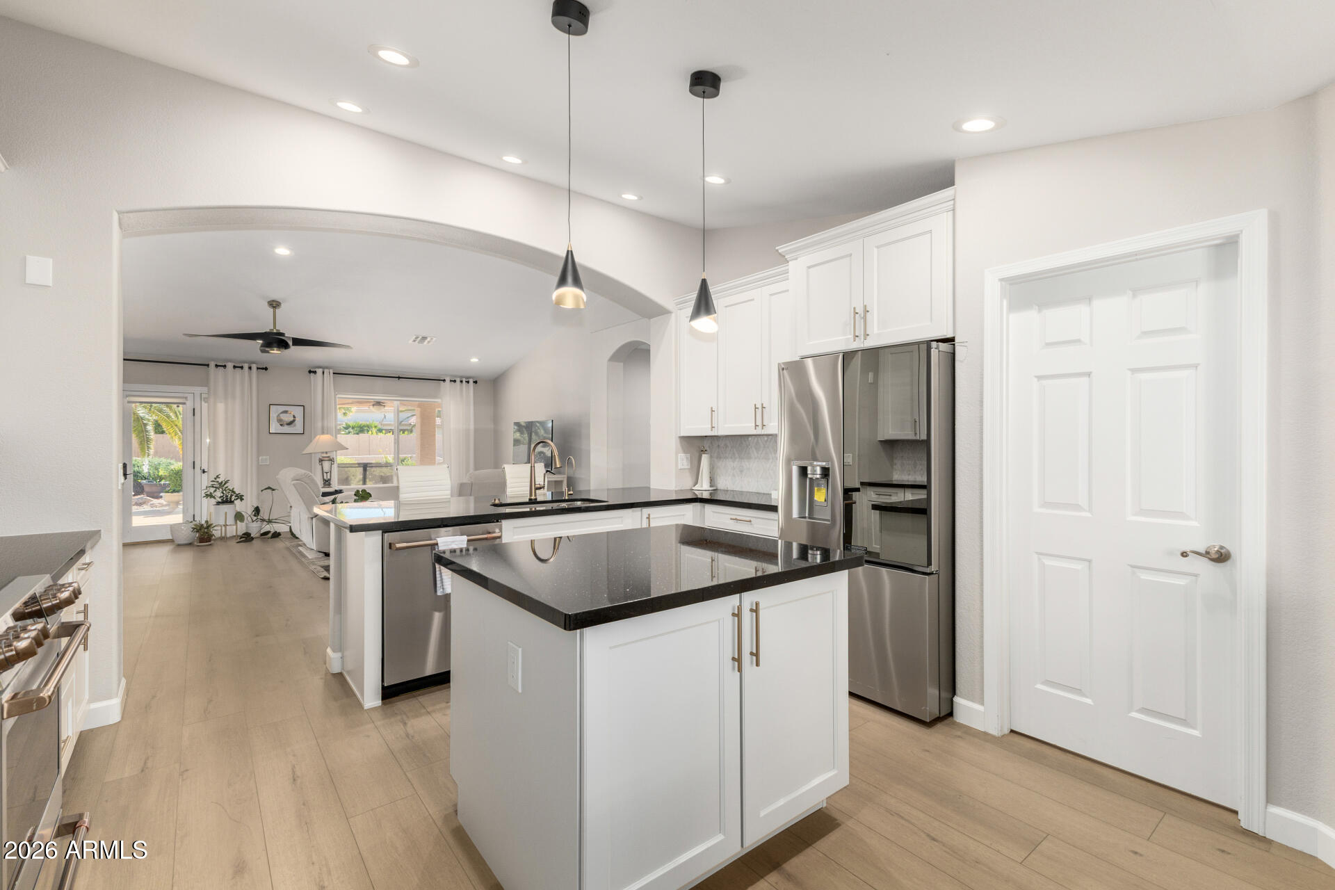 8911 E MOSSY ROCK Drive