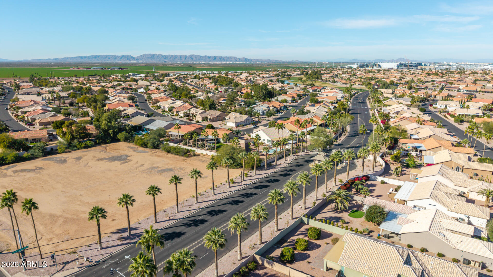 8911 E MOSSY ROCK Drive