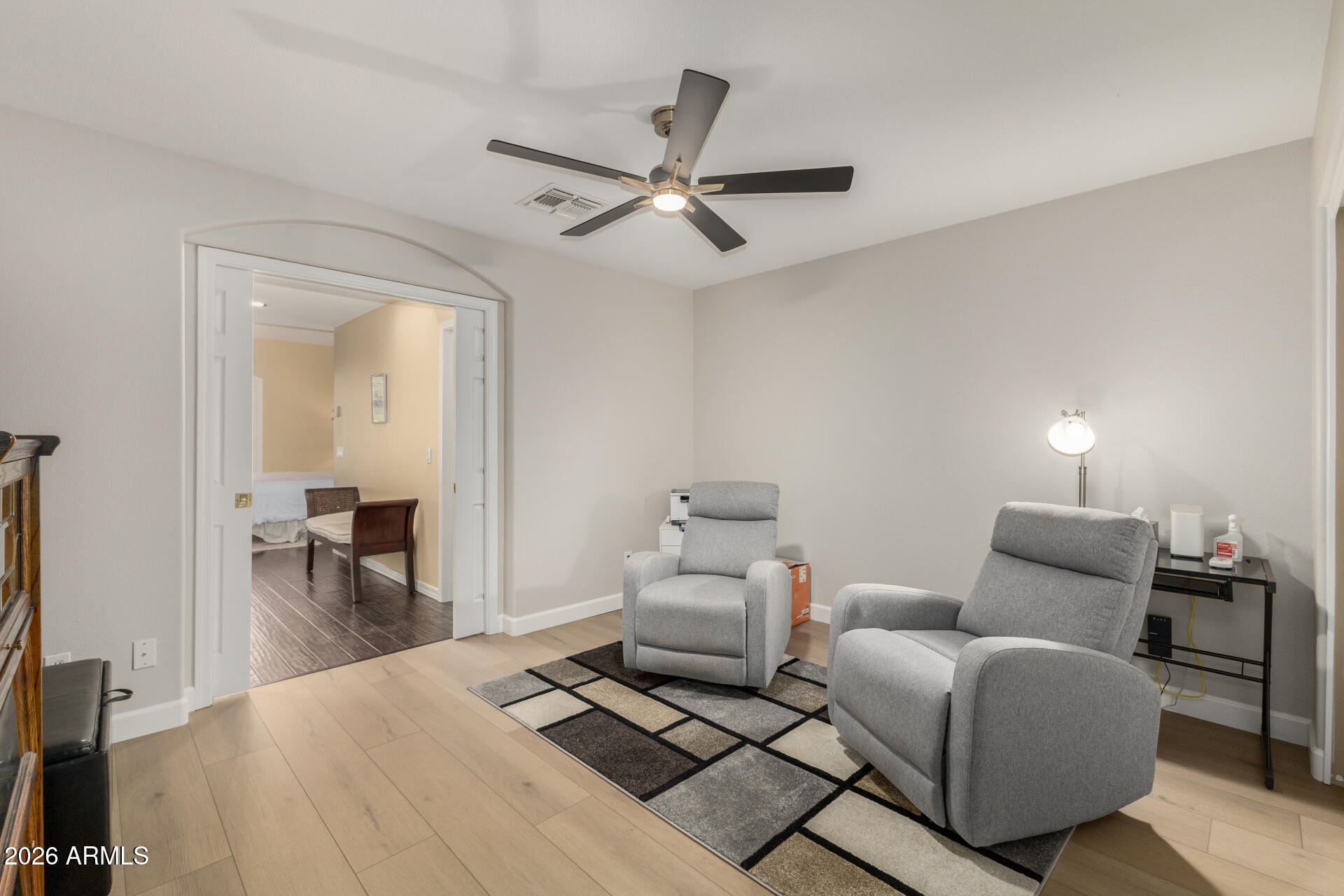 8911 E MOSSY ROCK Drive