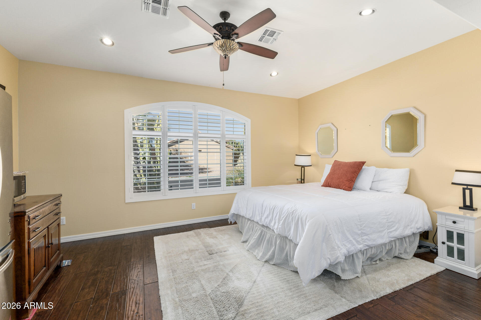 8911 E MOSSY ROCK Drive