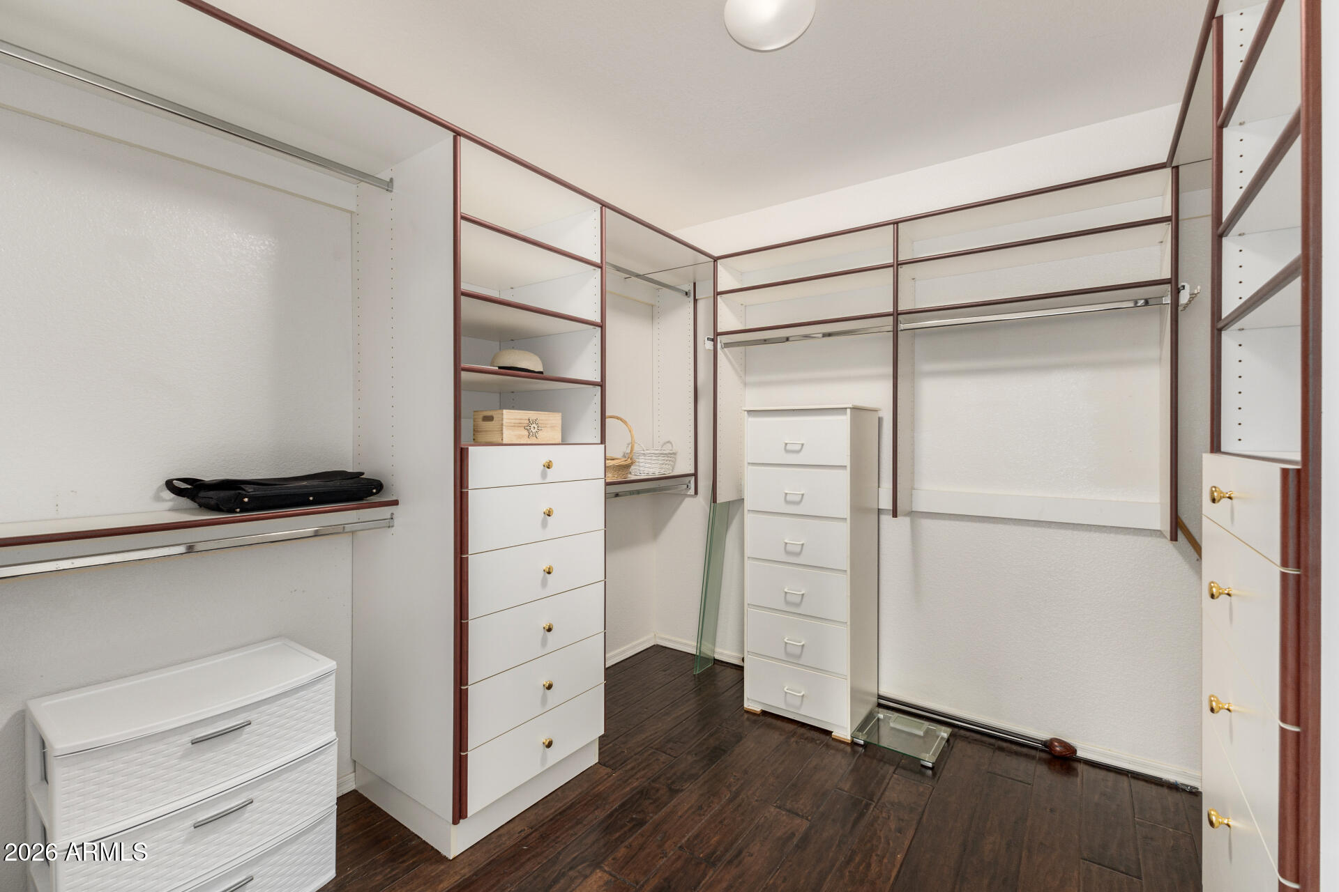 8911 E MOSSY ROCK Drive