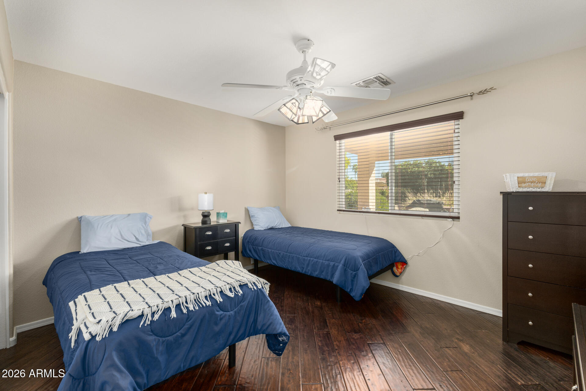 8911 E MOSSY ROCK Drive