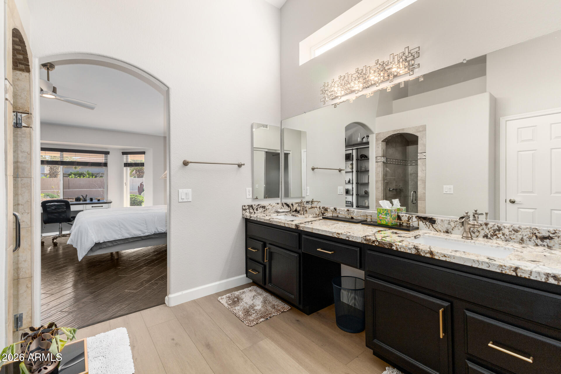 8911 E MOSSY ROCK Drive