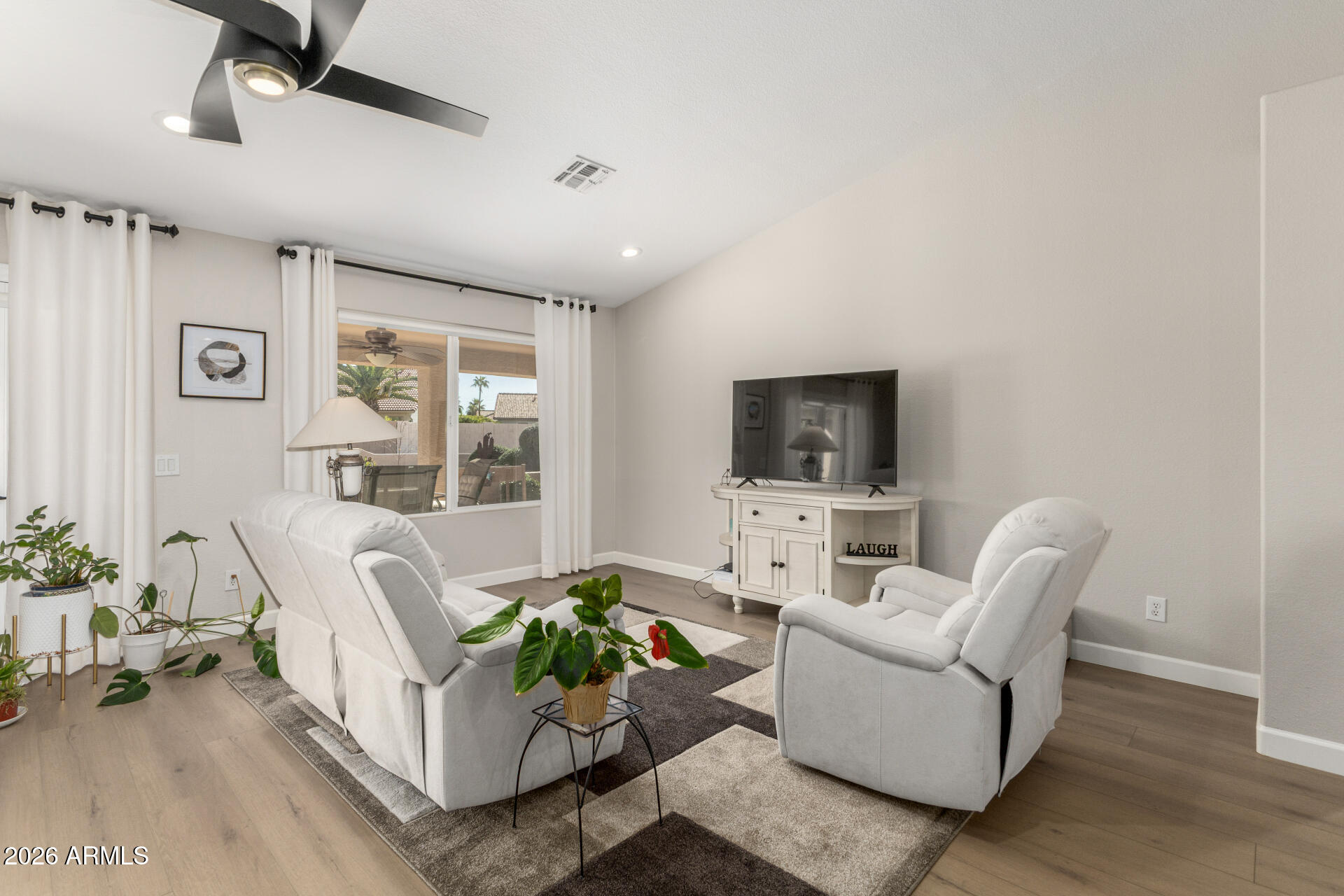 8911 E MOSSY ROCK Drive