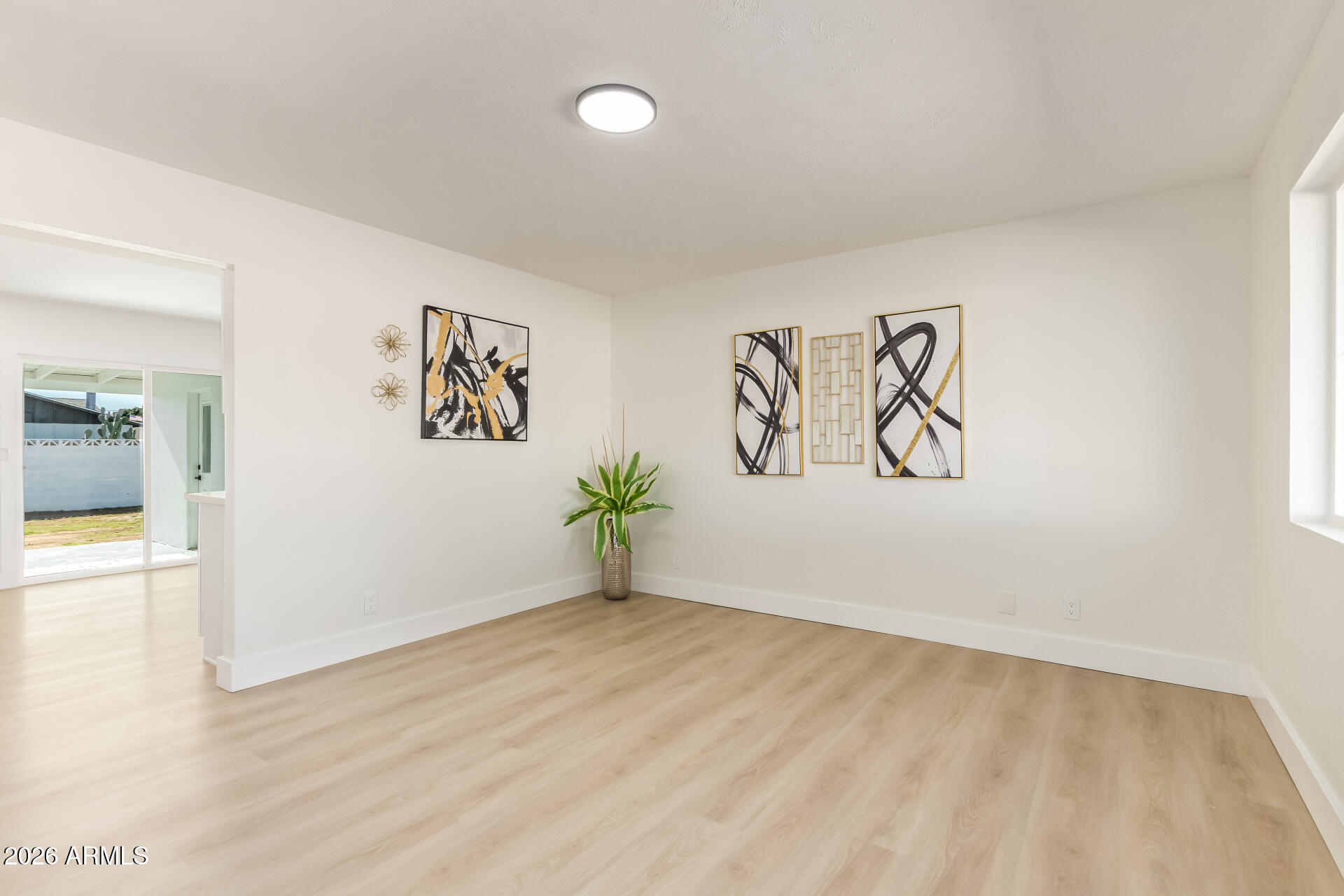 3429 W SWEETWATER Avenue