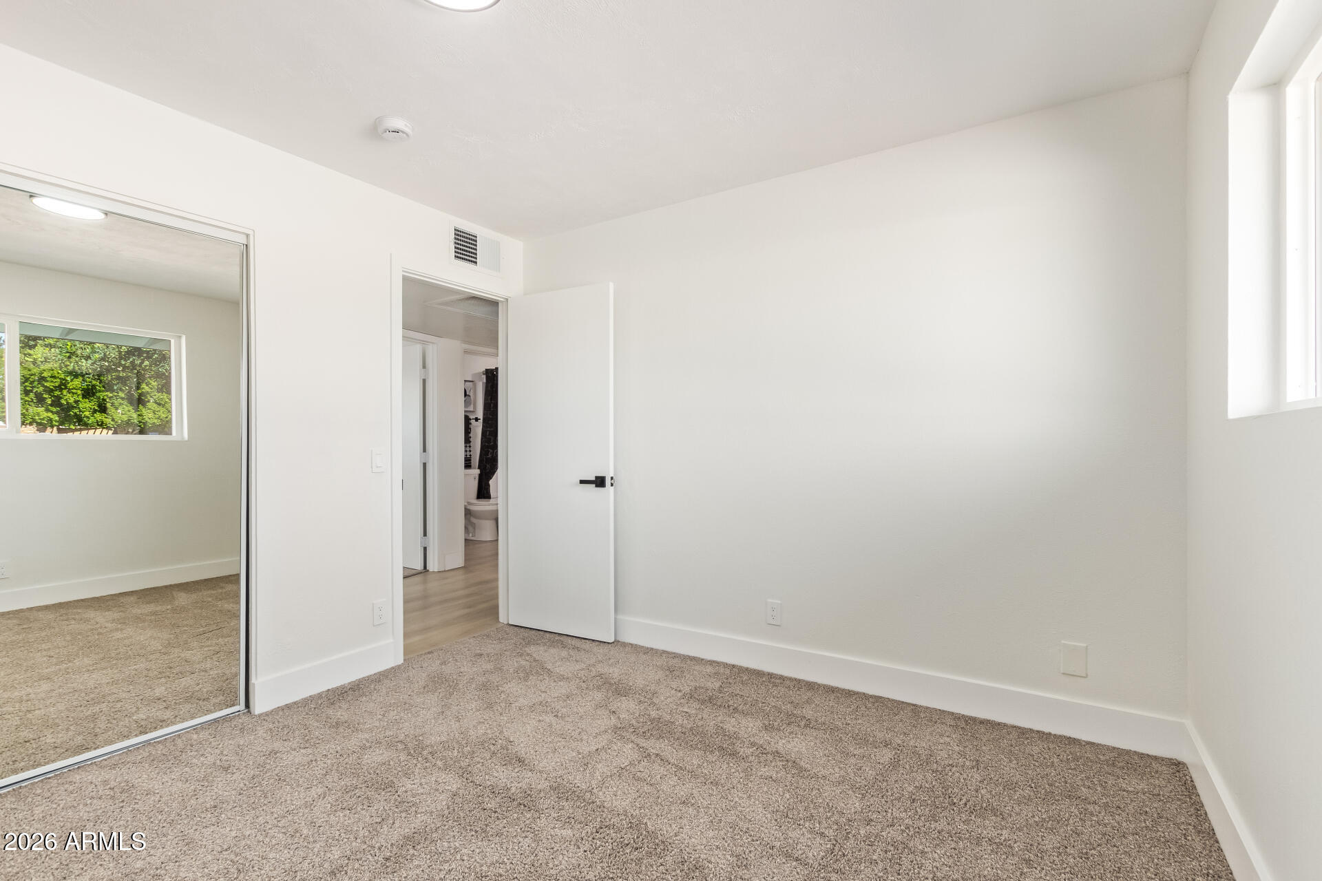 3429 W SWEETWATER Avenue