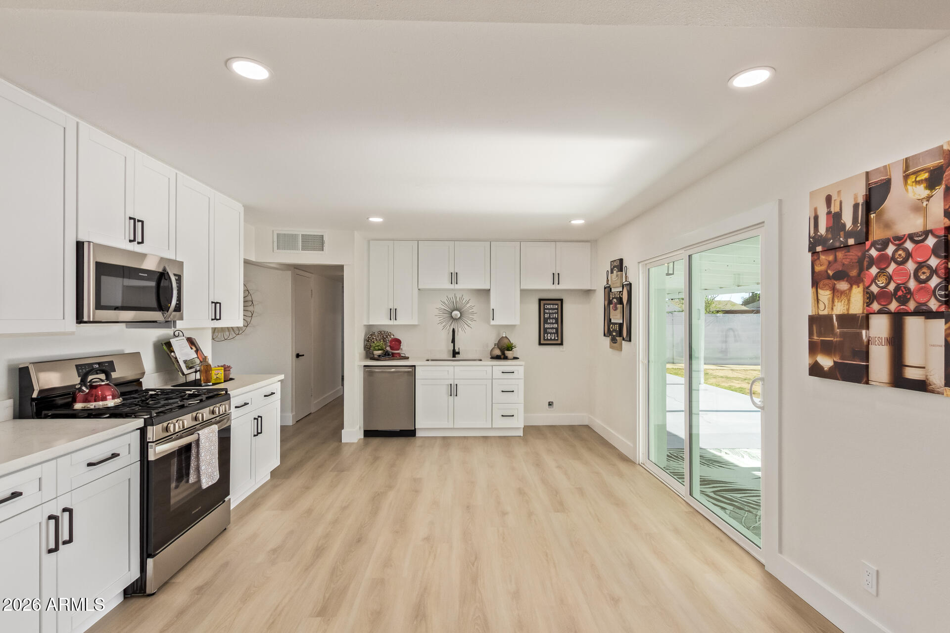 3429 W SWEETWATER Avenue