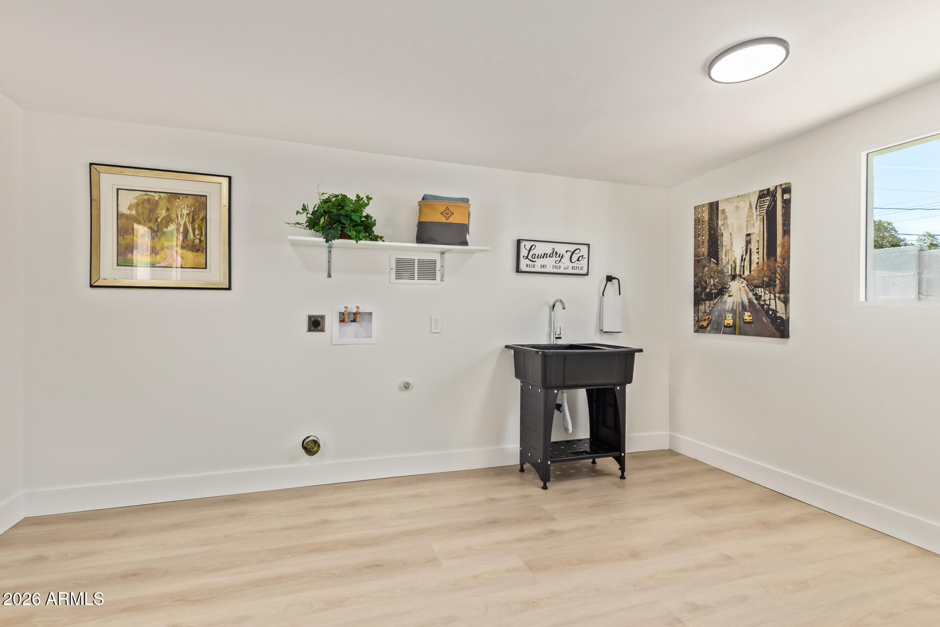 3429 W SWEETWATER Avenue