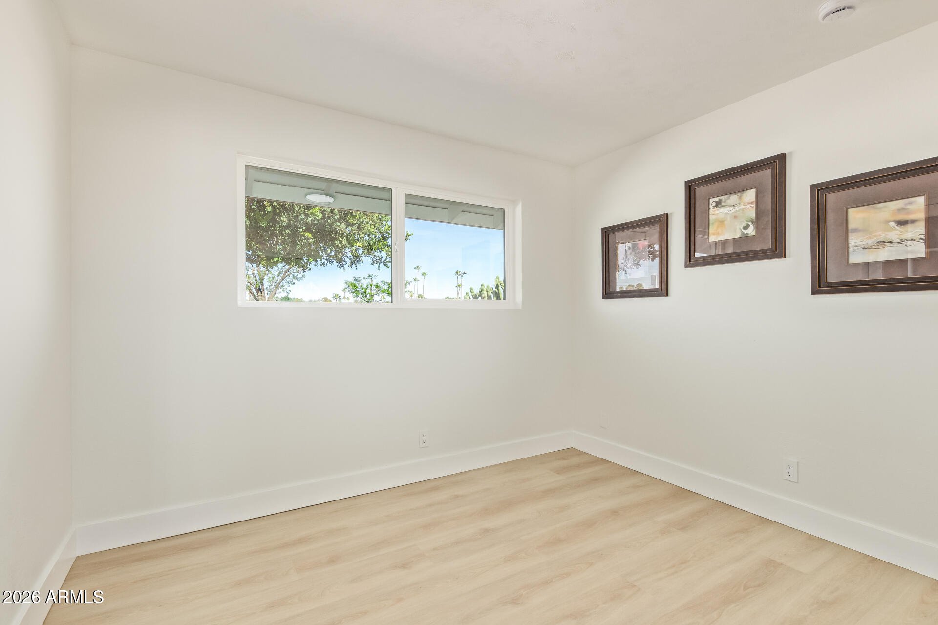 3429 W SWEETWATER Avenue