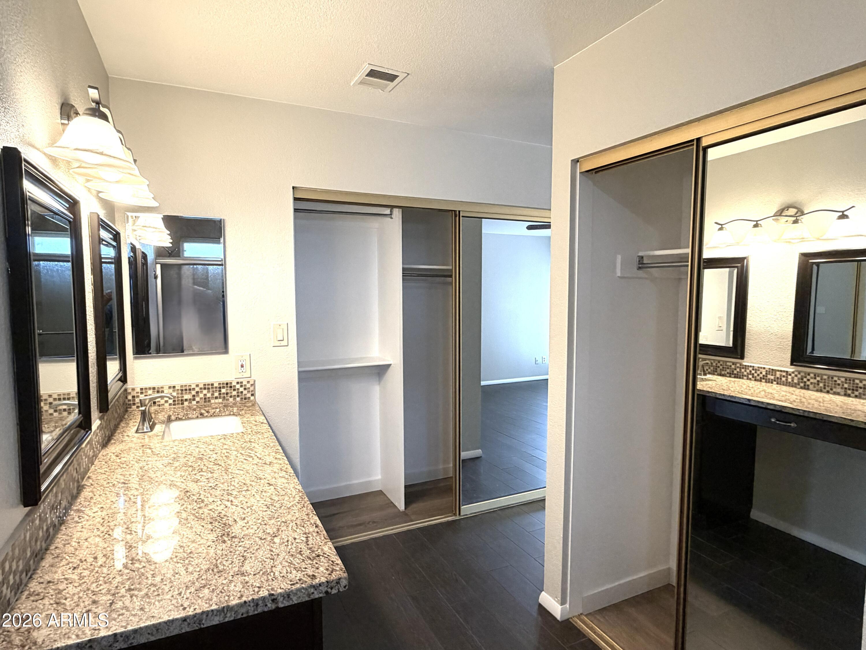 5401 W RIVIERA Drive