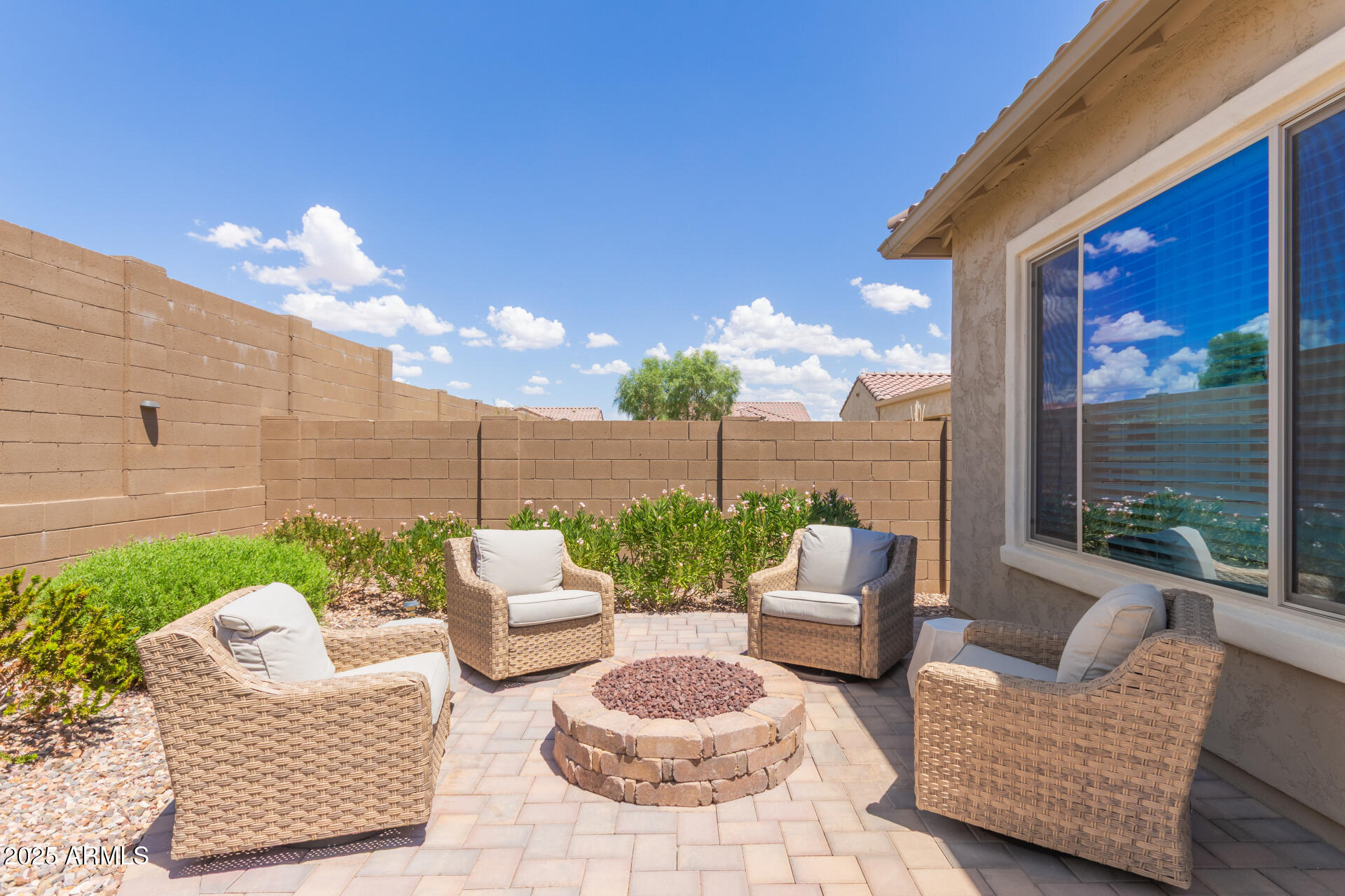 8112 W MERRIWEATHER Way