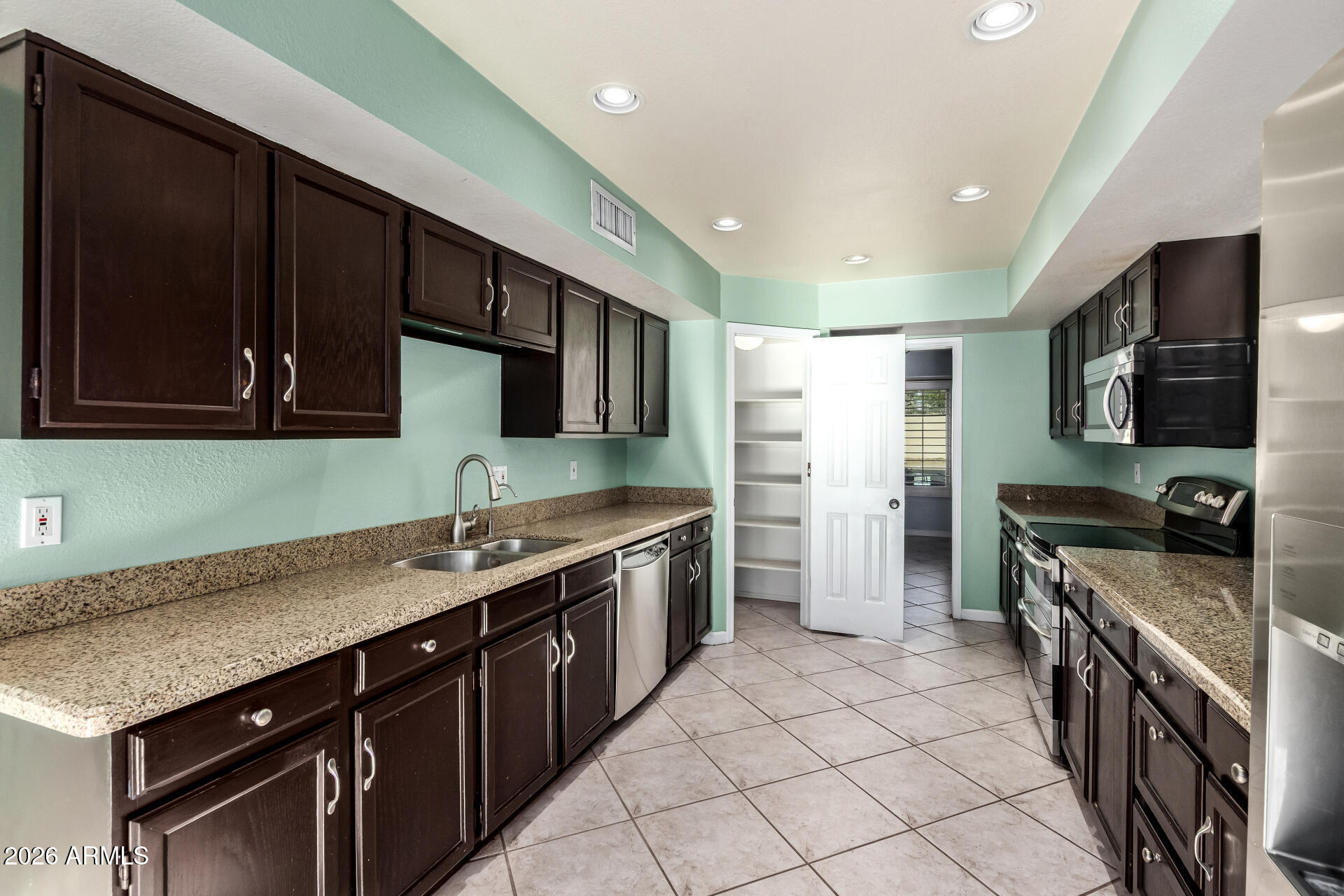 3807 E CATHEDRAL ROCK Drive