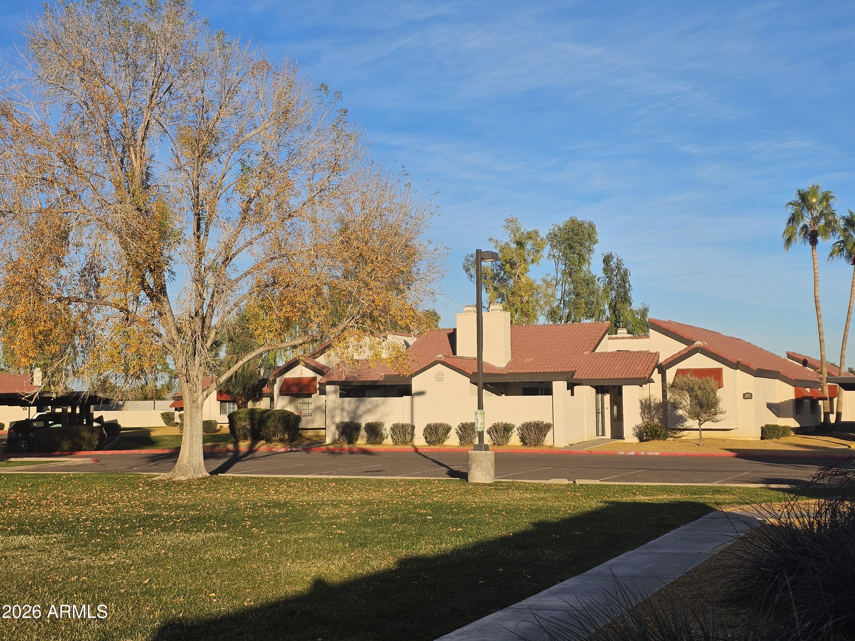 2144 E CENTER Lane 3