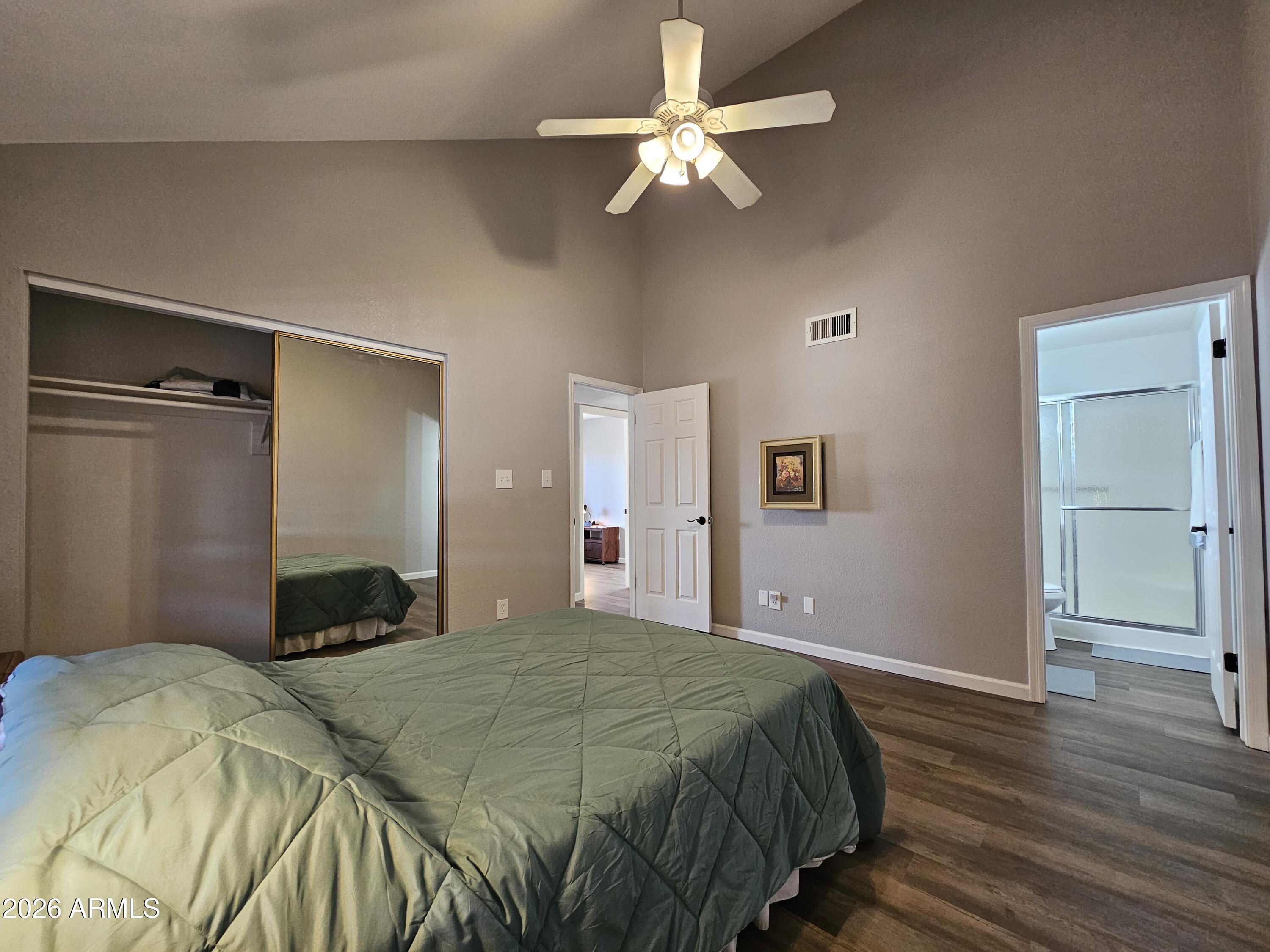 2144 E CENTER Lane 3