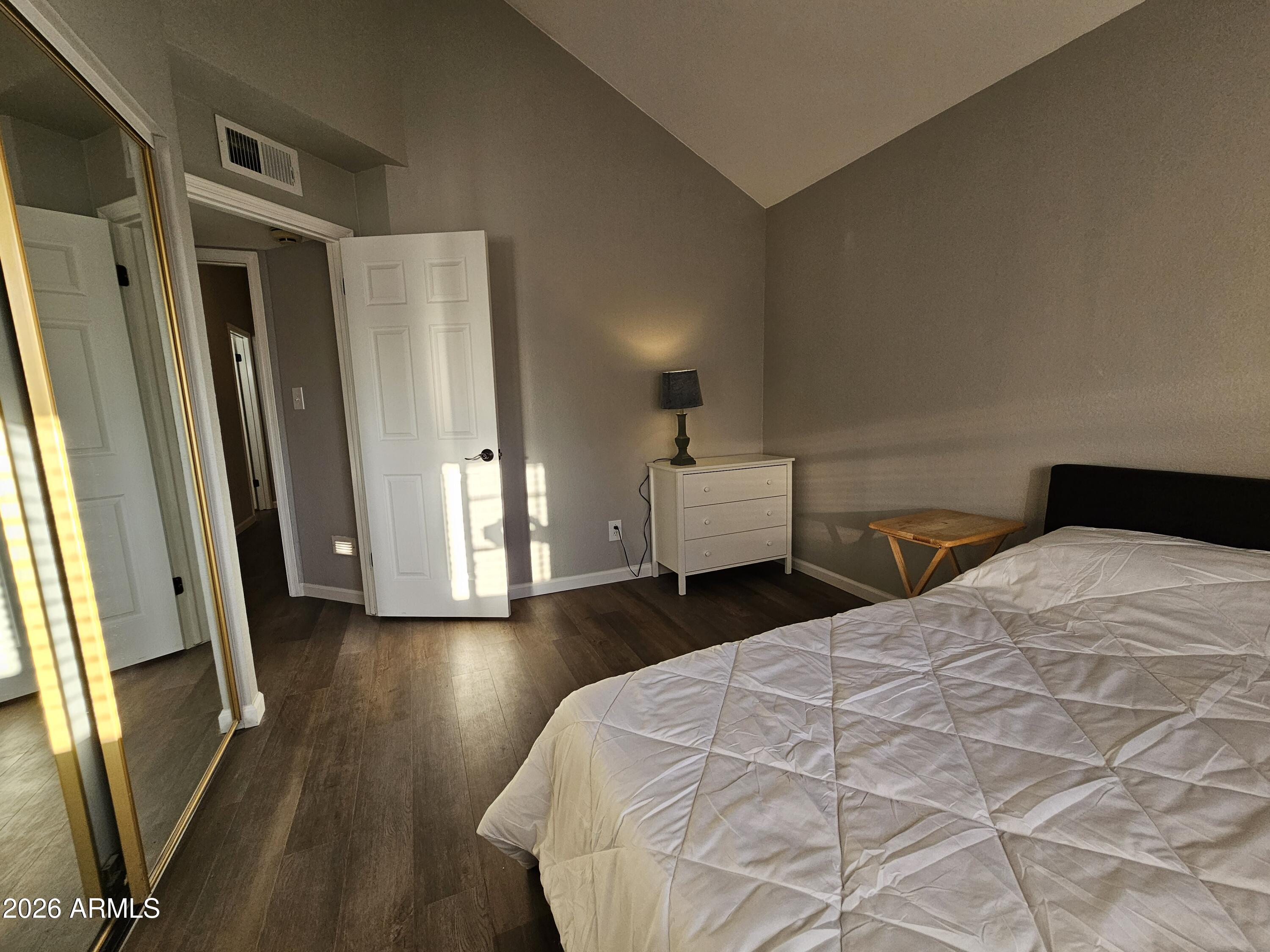 2144 E CENTER Lane 3