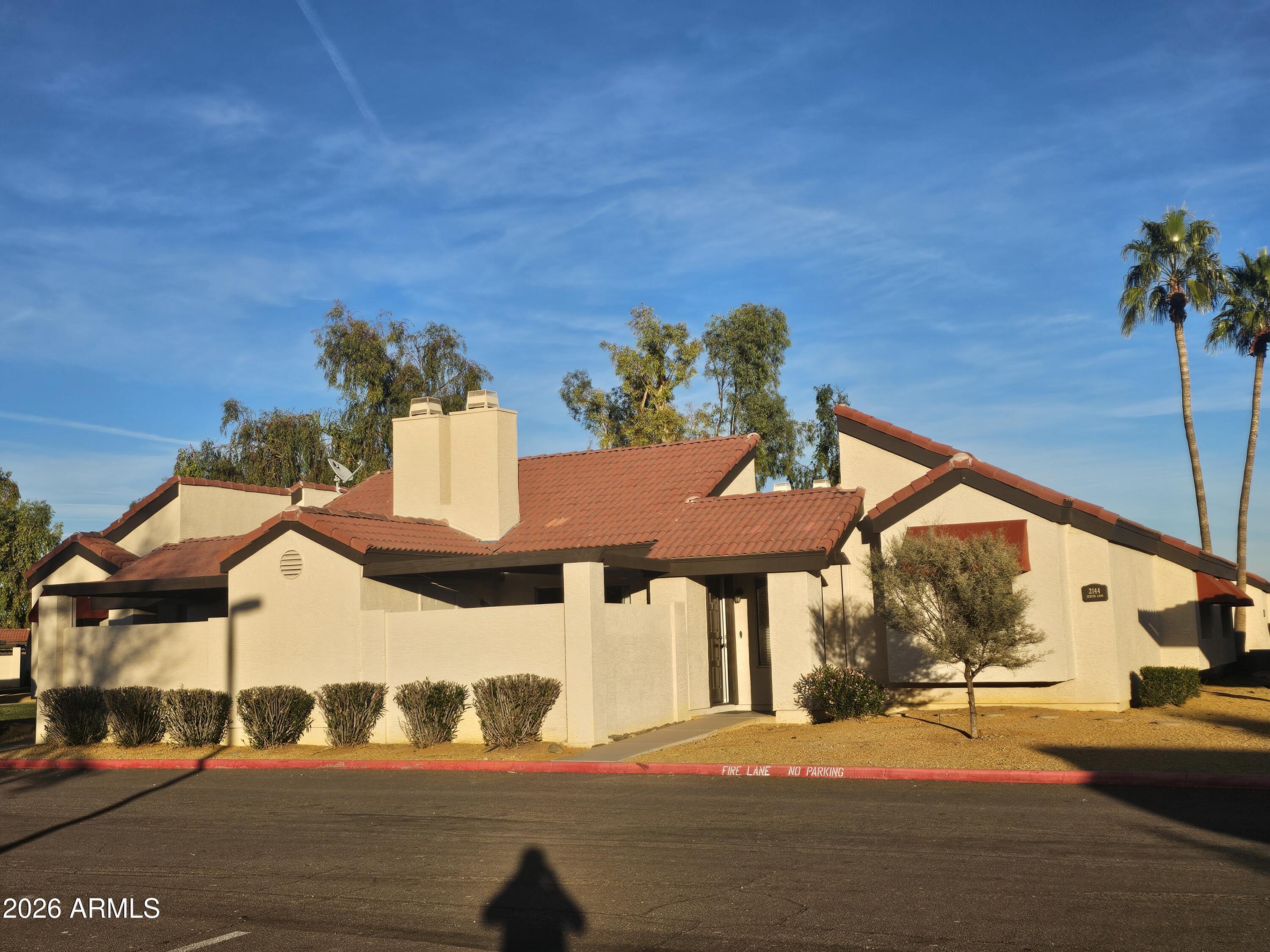 2144 E CENTER Lane 3