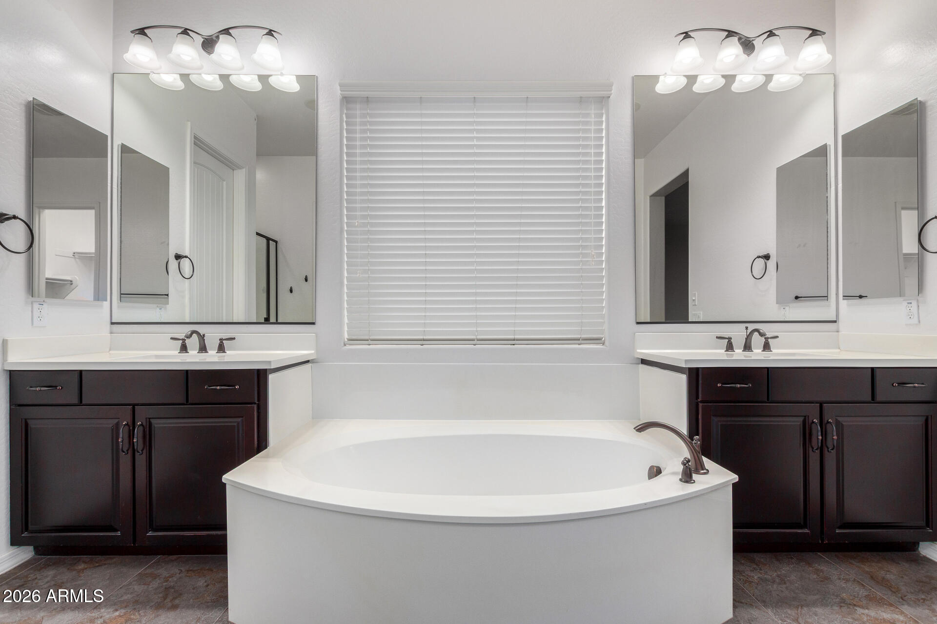 2960 E DERRINGER Way