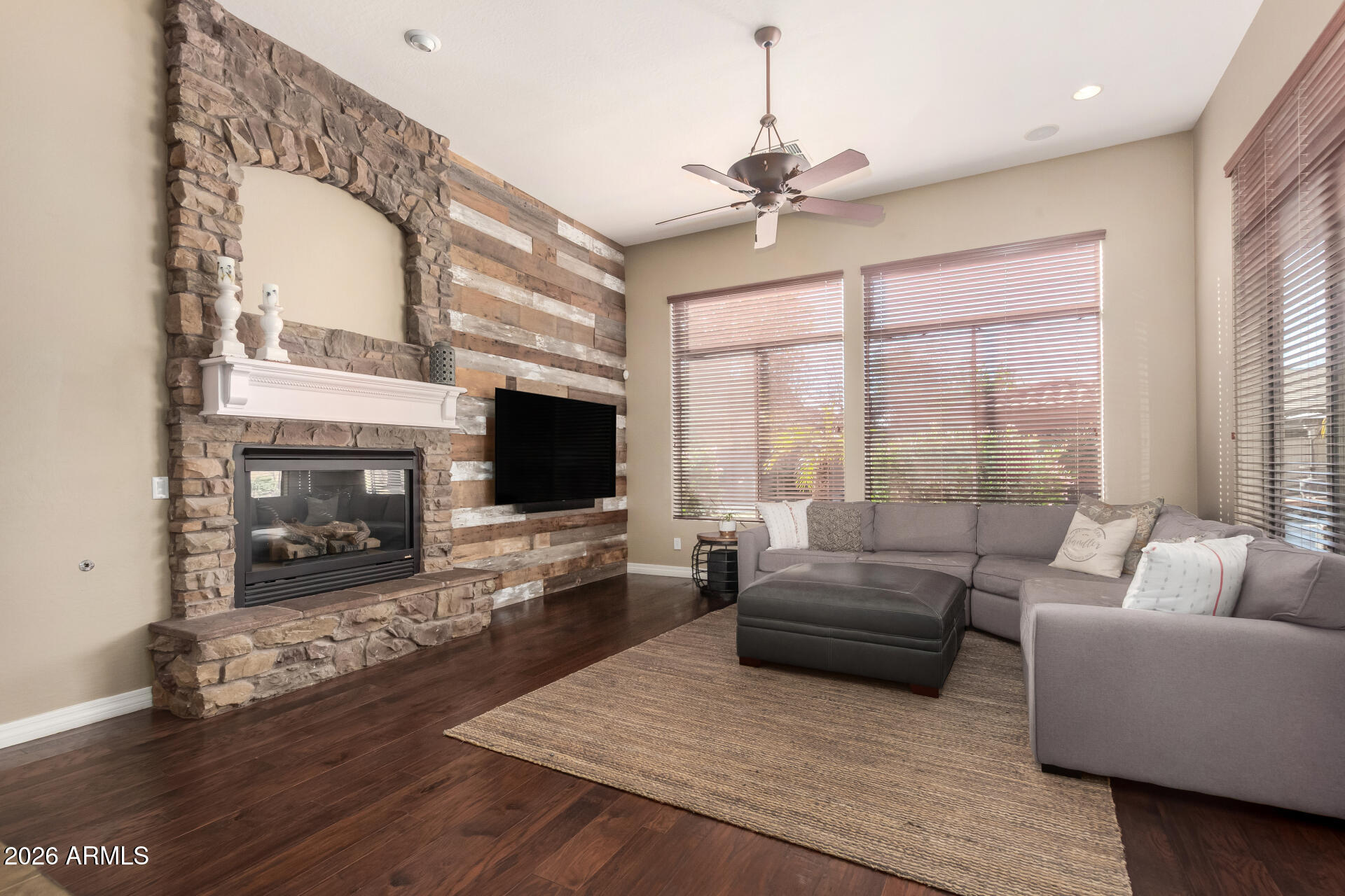 3051 E ELMWOOD Place