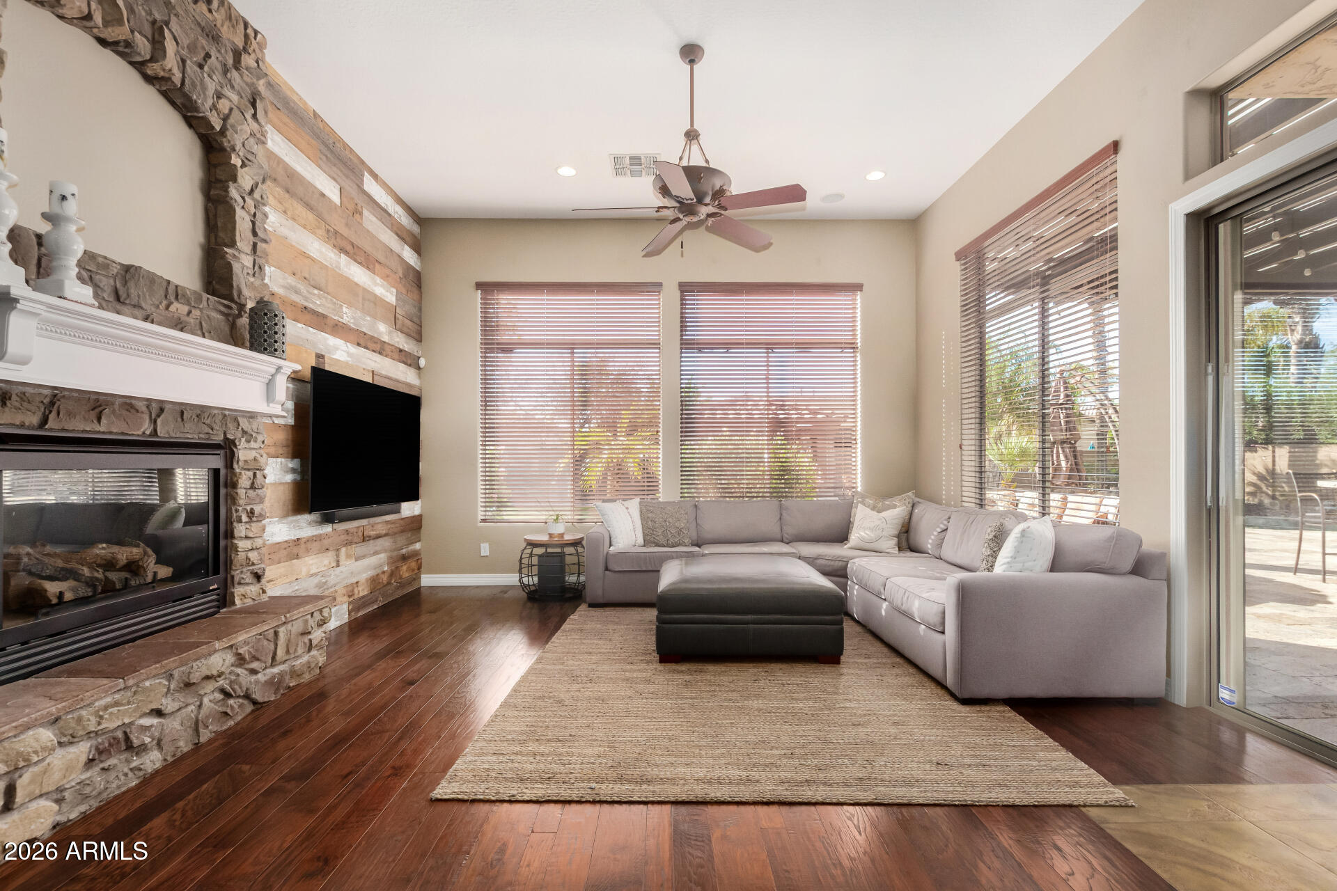 3051 E ELMWOOD Place