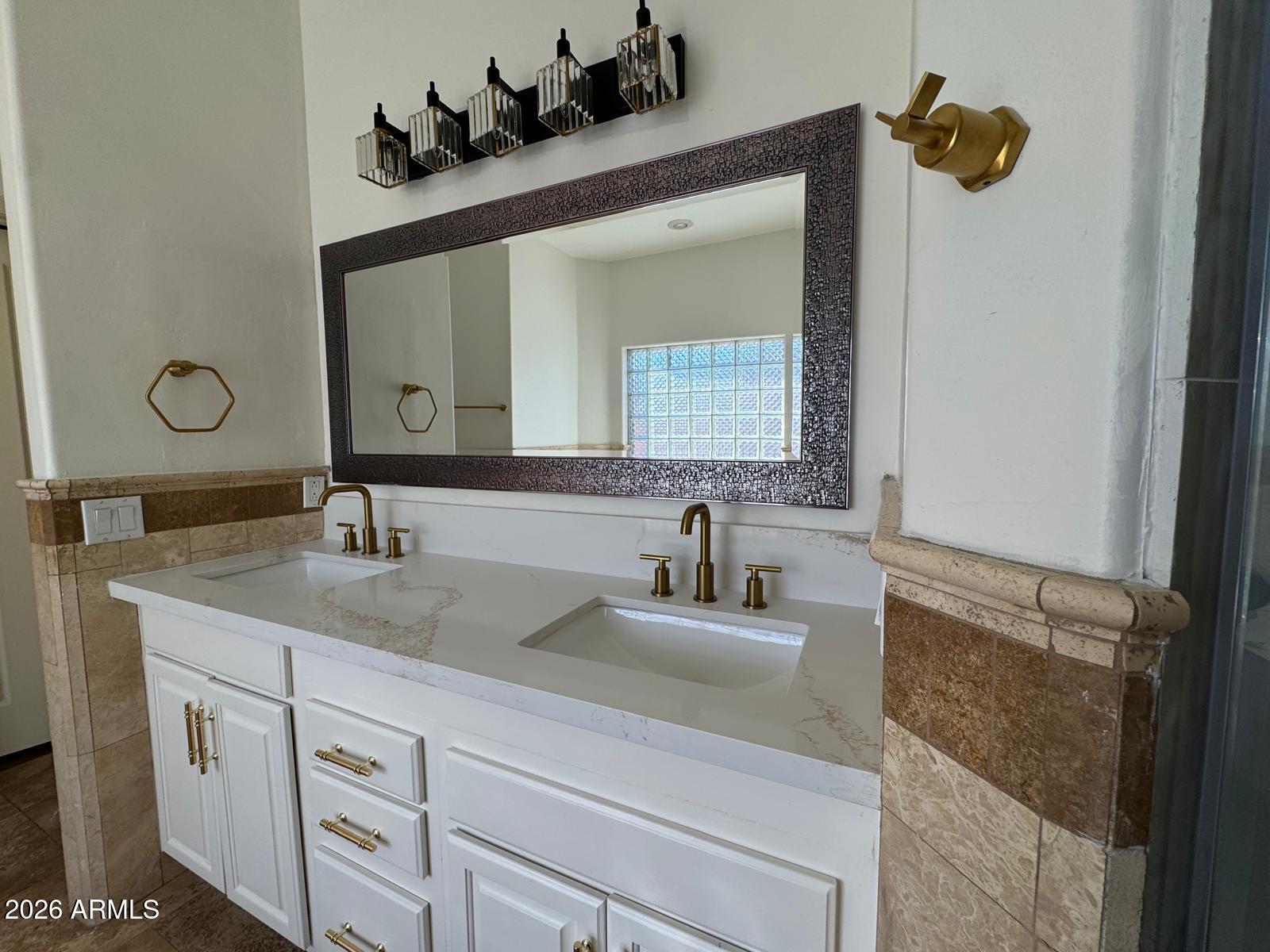 601 W SAN MARCOS Drive