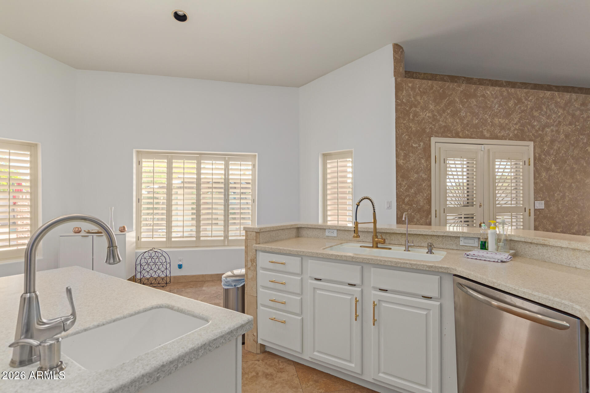 601 W SAN MARCOS Drive