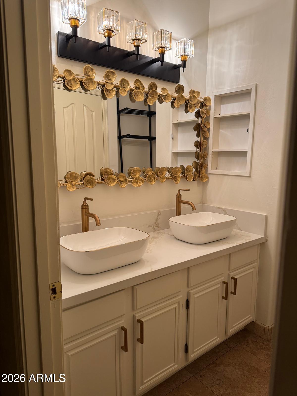 601 W SAN MARCOS Drive