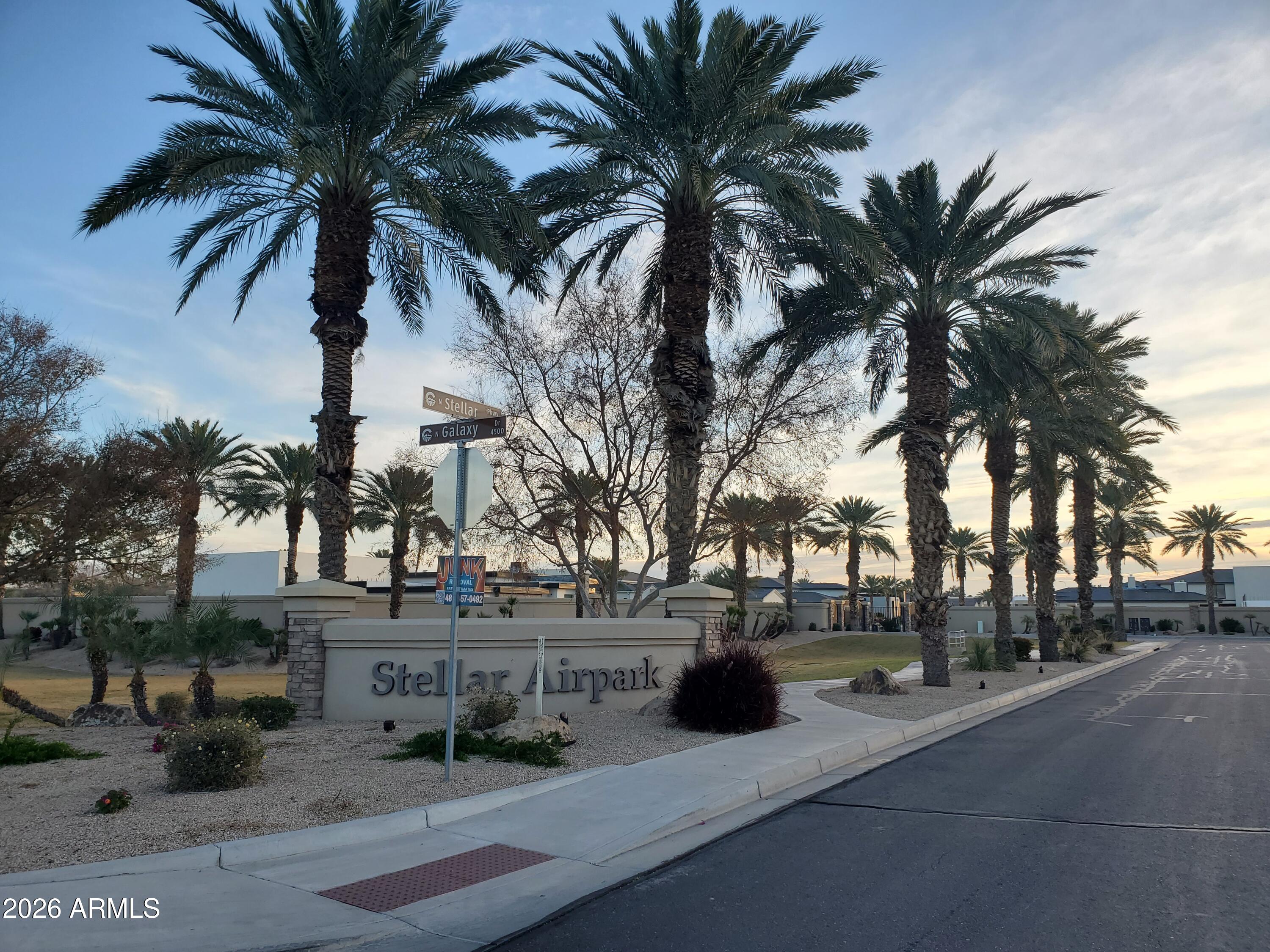 4311 W BEECHCRAFT Place 9