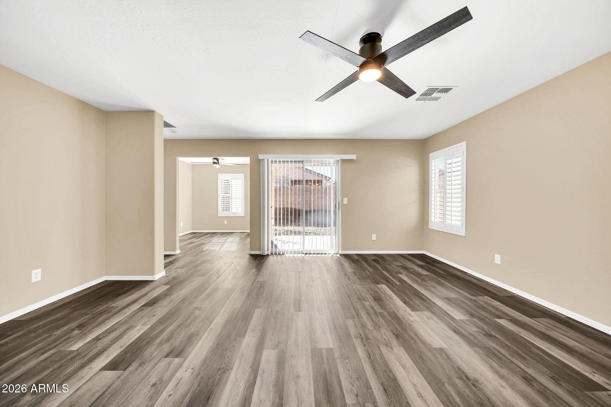 3323 W SAINT ANNE Avenue