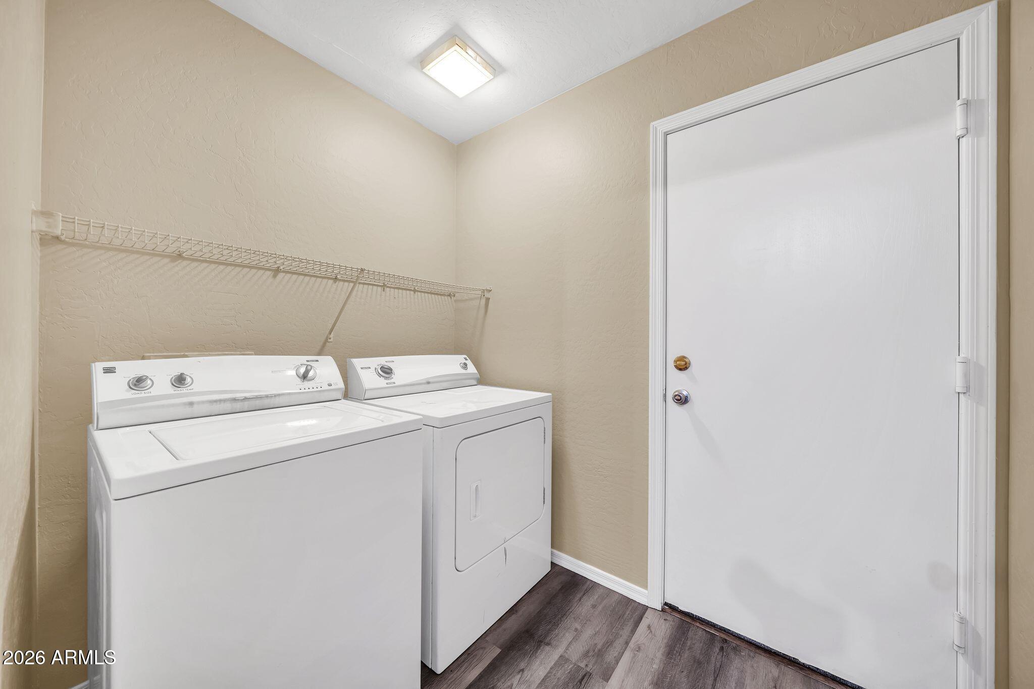 3323 W SAINT ANNE Avenue