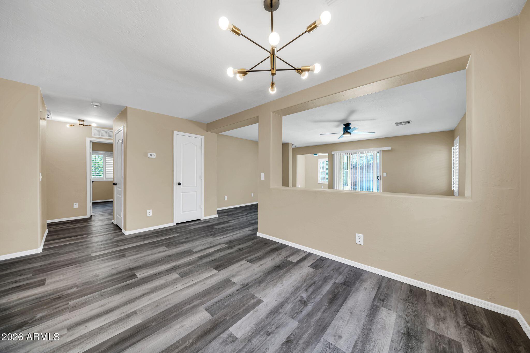 3323 W SAINT ANNE Avenue