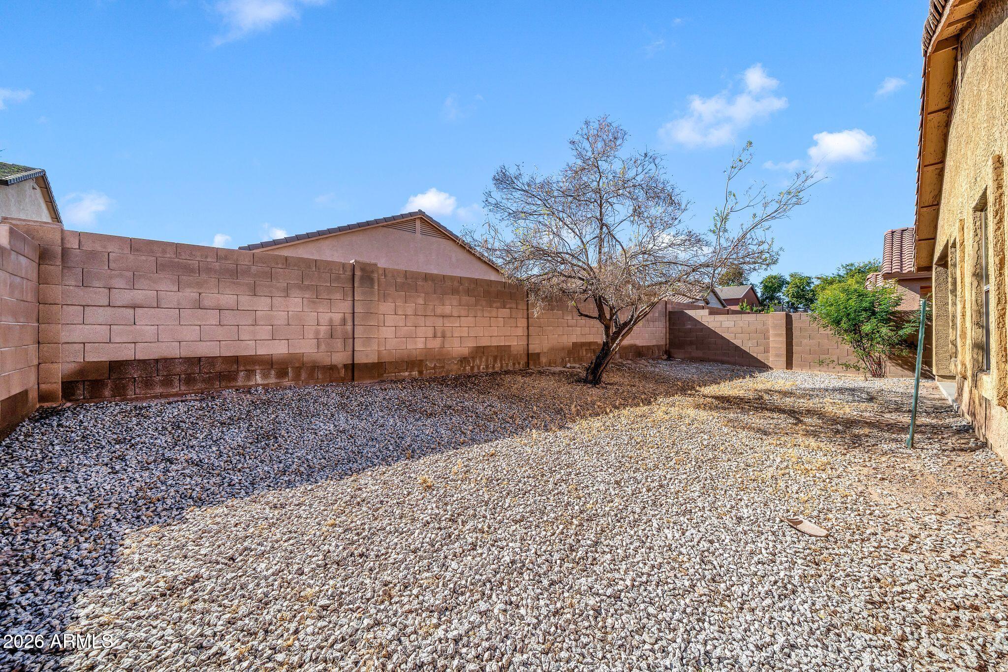 3323 W SAINT ANNE Avenue