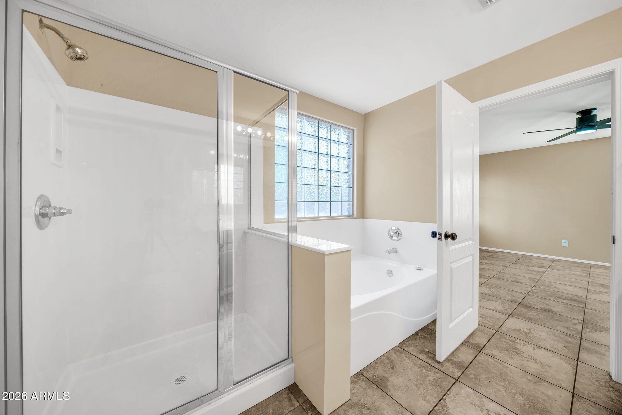 3323 W SAINT ANNE Avenue