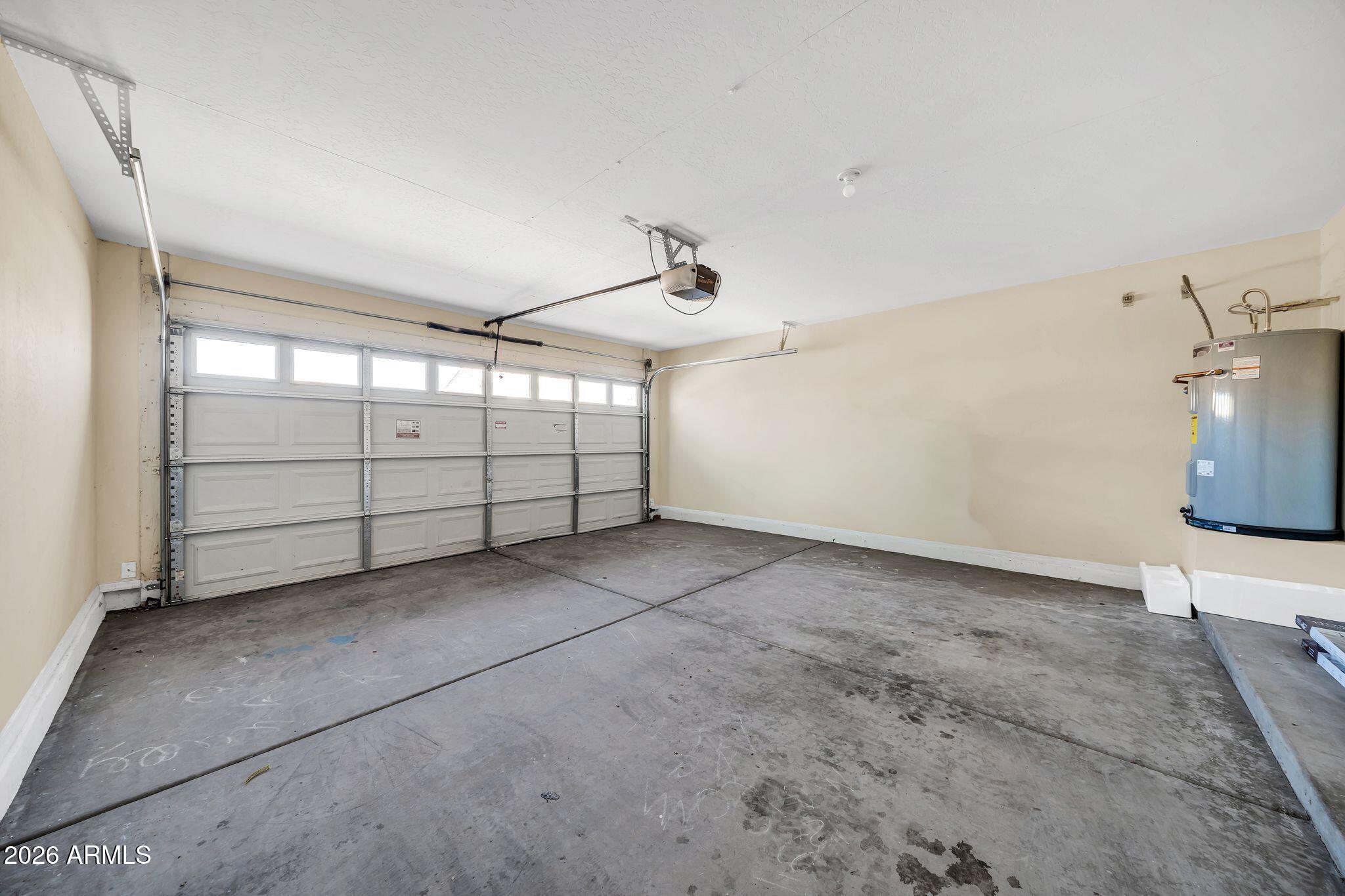 3323 W SAINT ANNE Avenue